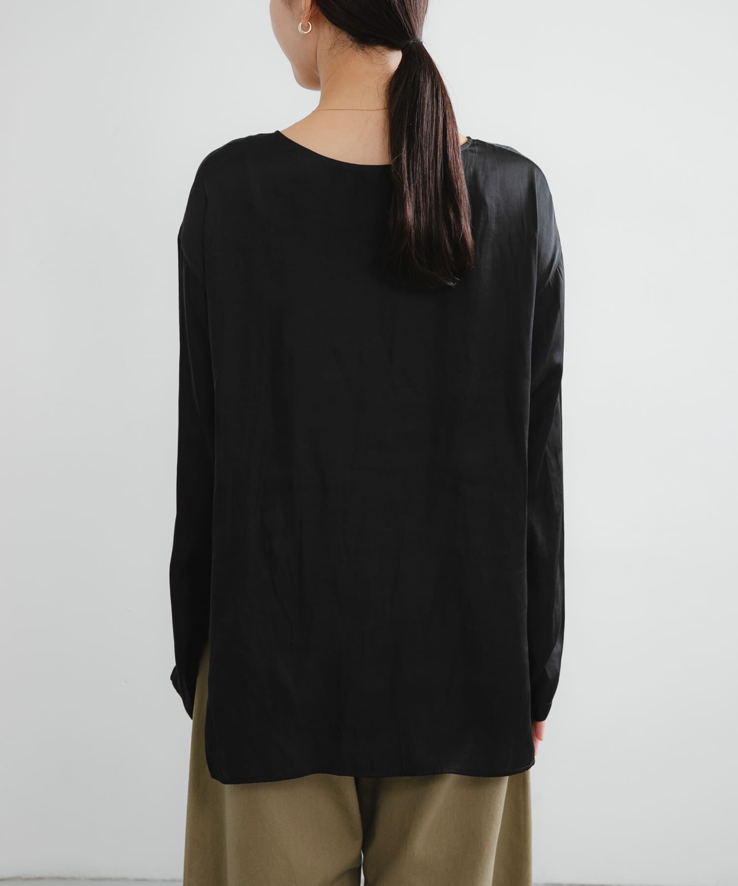 URBAN RESEARCH「ヴィンテージサテンTシャツブラウス」|シャツ・ブラウス|