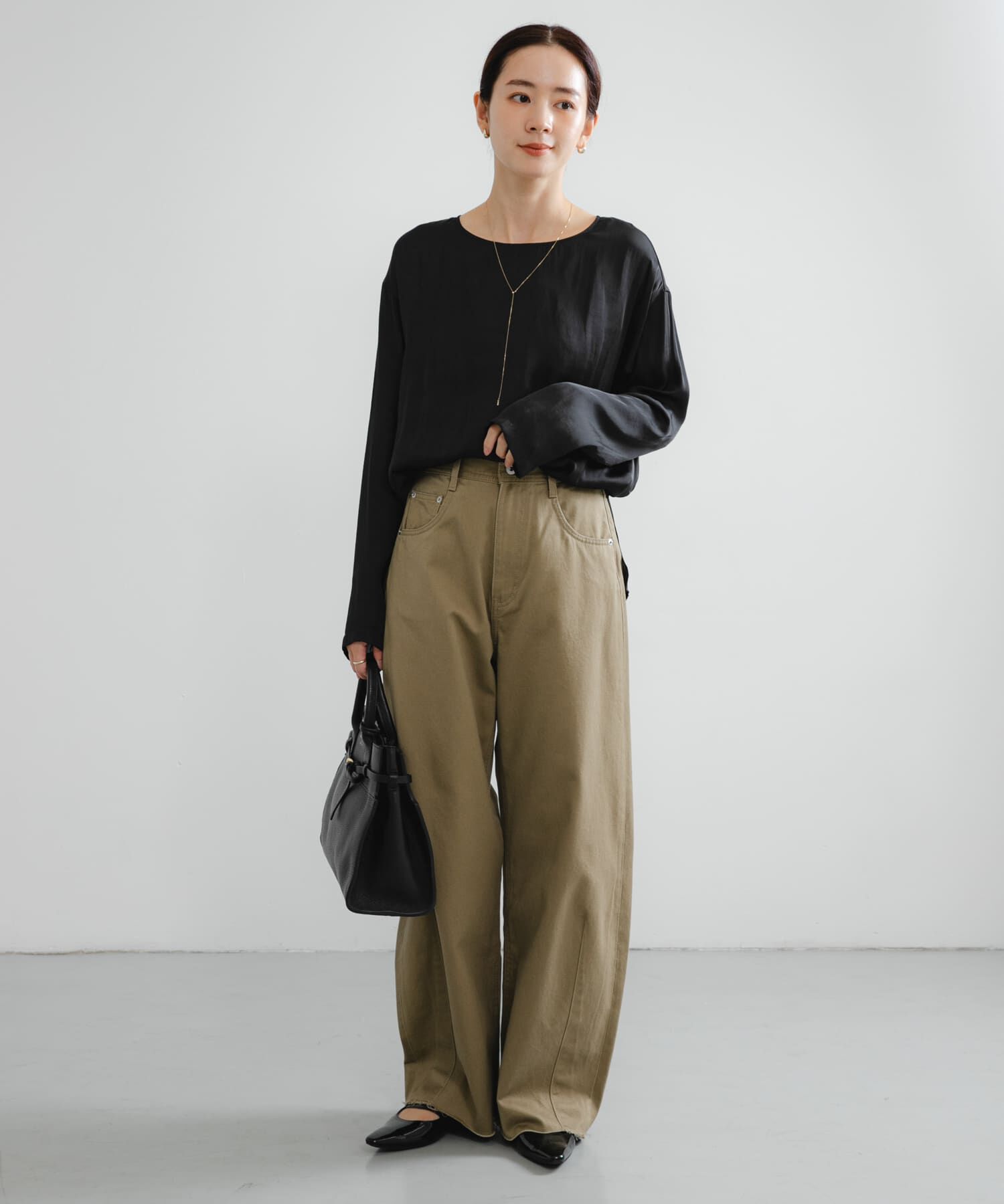 URBAN RESEARCH「ヴィンテージサテンTシャツブラウス」|シャツ・ブラウス|