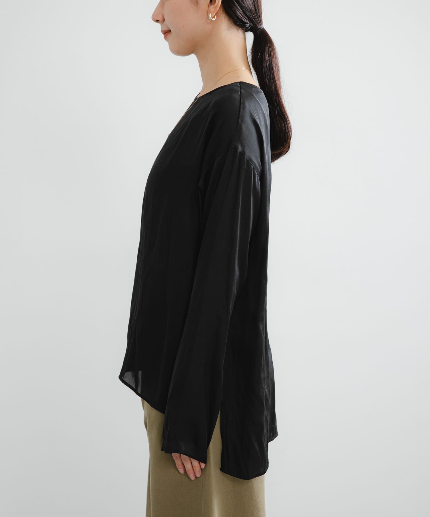 URBAN RESEARCH「ヴィンテージサテンTシャツブラウス」|シャツ・ブラウス|