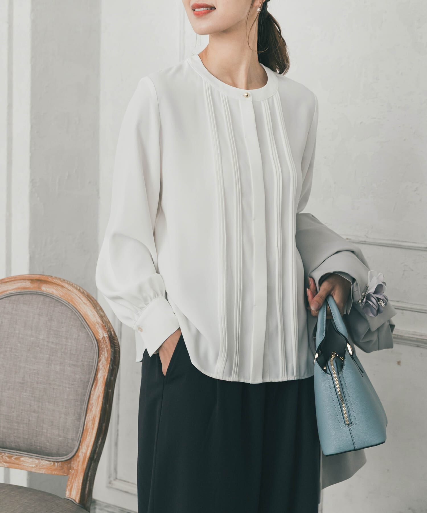 URBAN RESEARCH DOORS「ピンタックゴールドボタンブラウス」|シャツ・ブラウス|