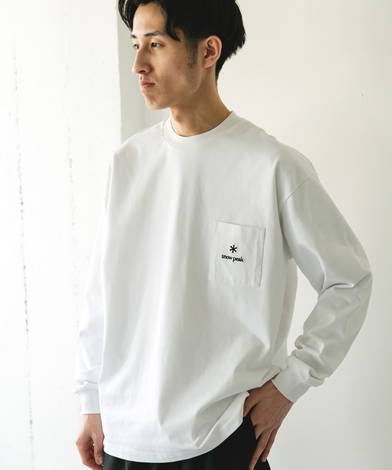 URBAN RESEARCH DOORS「『別注』Snow Peak Apparel&times;DOORS　POCKET LOGO LONG-SLEEVE T-SHIRTS」|Tシャツ・カットソー|