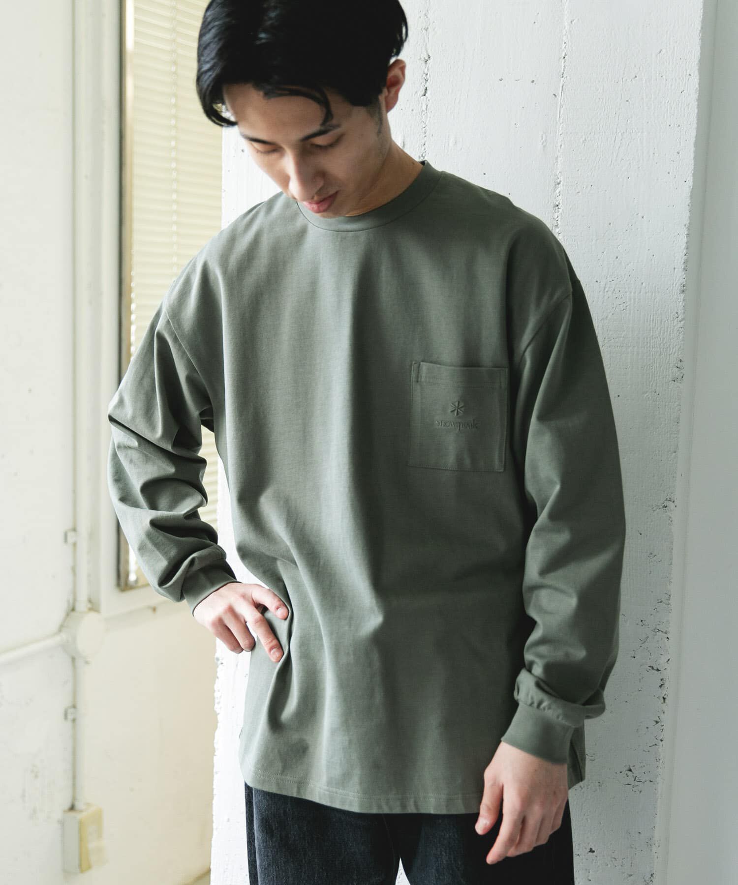 URBAN RESEARCH DOORS「『別注』Snow Peak Apparel&times;DOORS　POCKET LOGO LONG-SLEEVE T-SHIRTS」|Tシャツ・カットソー|