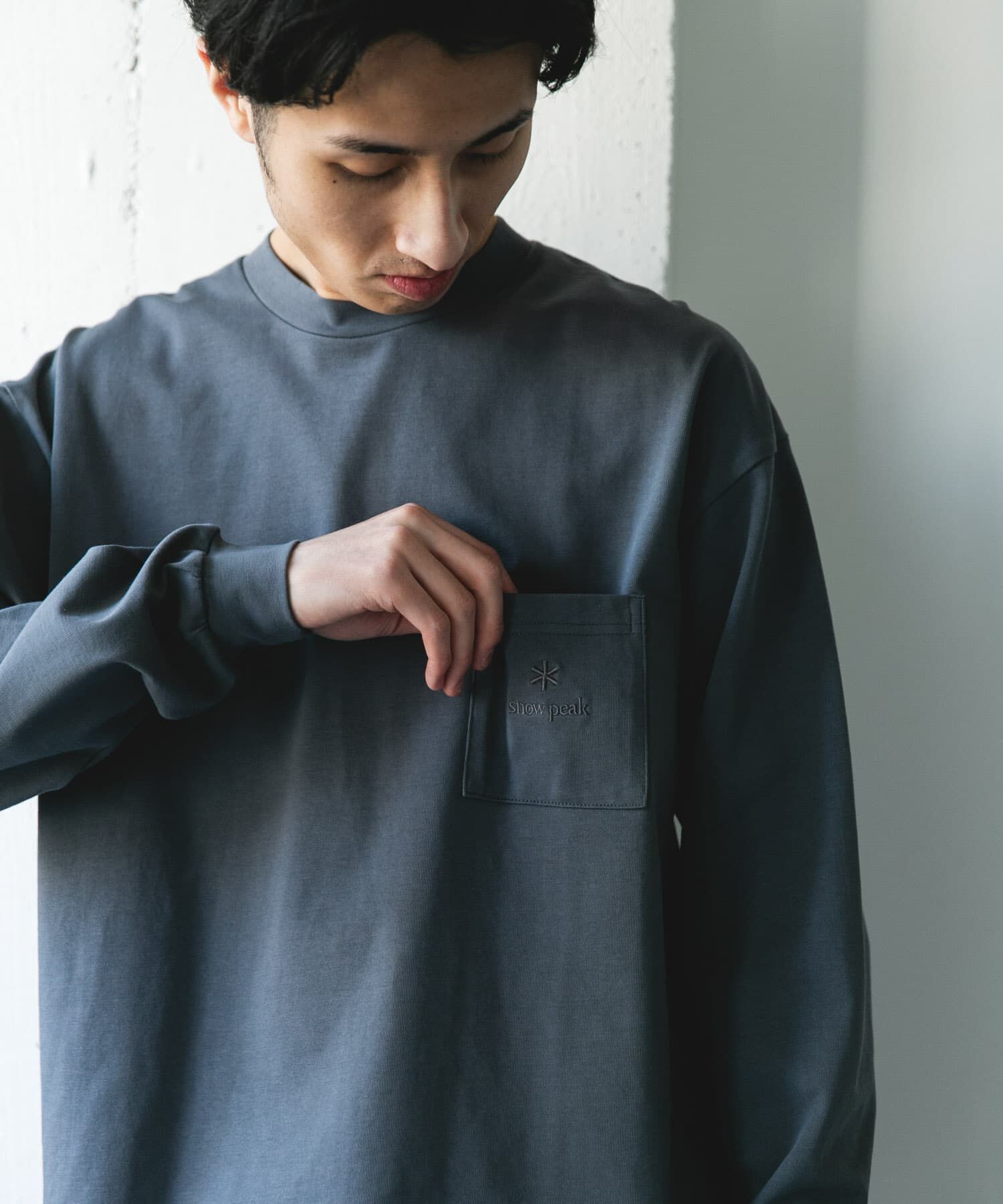 URBAN RESEARCH DOORS「『別注』Snow Peak Apparel&times;DOORS　POCKET LOGO LONG-SLEEVE T-SHIRTS」|Tシャツ・カットソー|