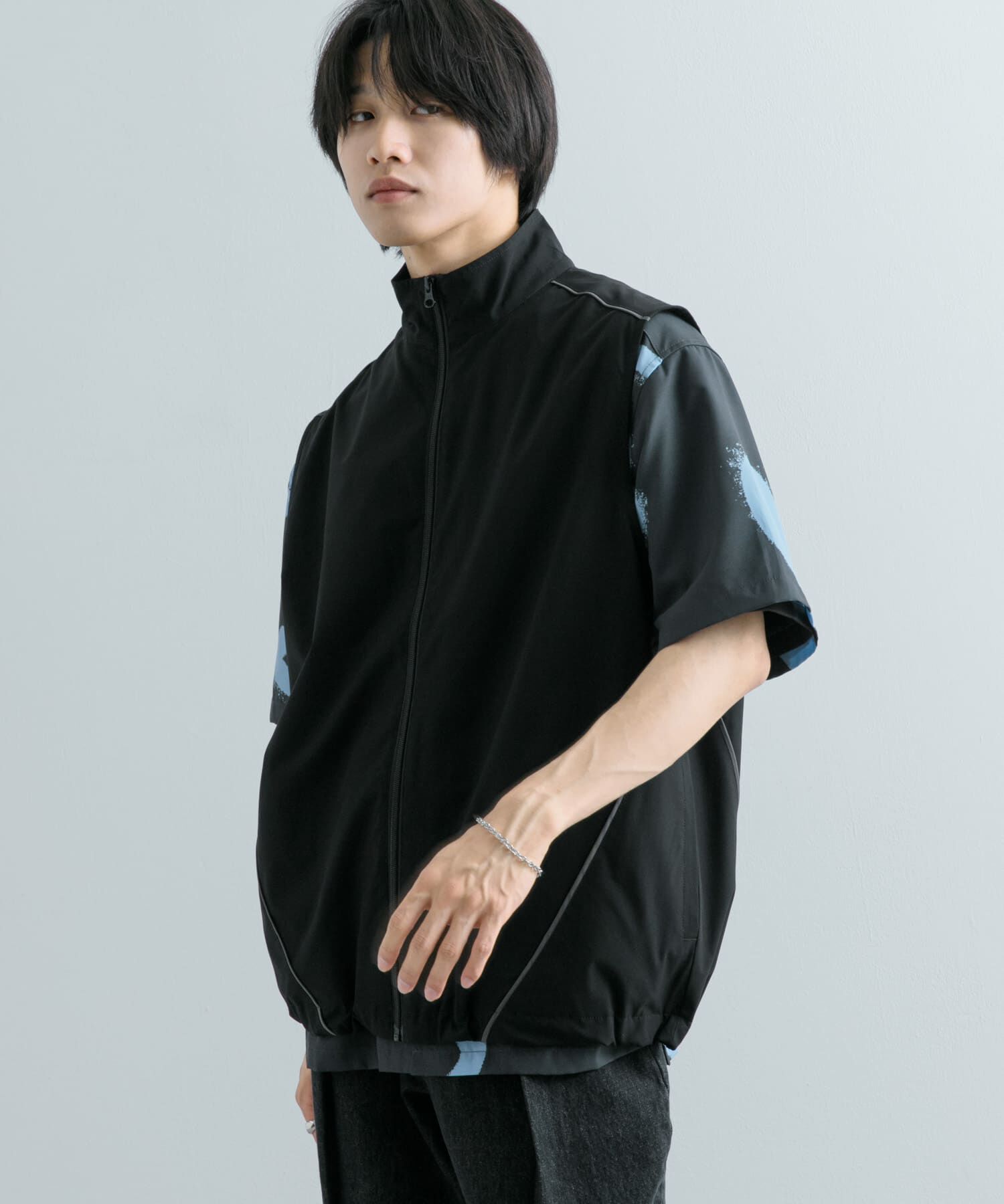 SENSE OF PLACE by URBAN RESEARCH「『セットアップ対応』 ブロックドトラックベスト」|ノーカラーコート|