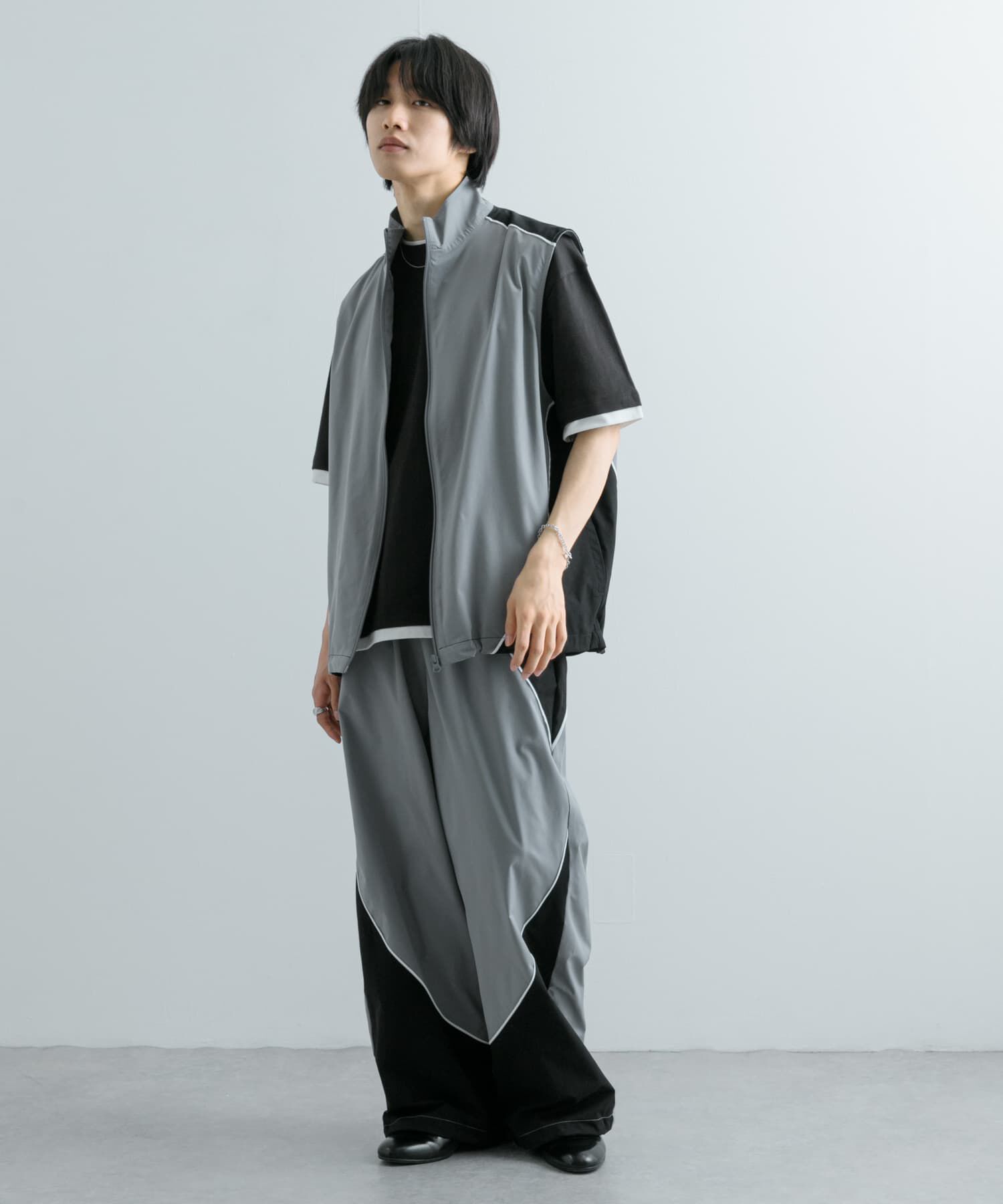 SENSE OF PLACE by URBAN RESEARCH「『セットアップ対応』 ブロックドトラックベスト」|ノーカラーコート|