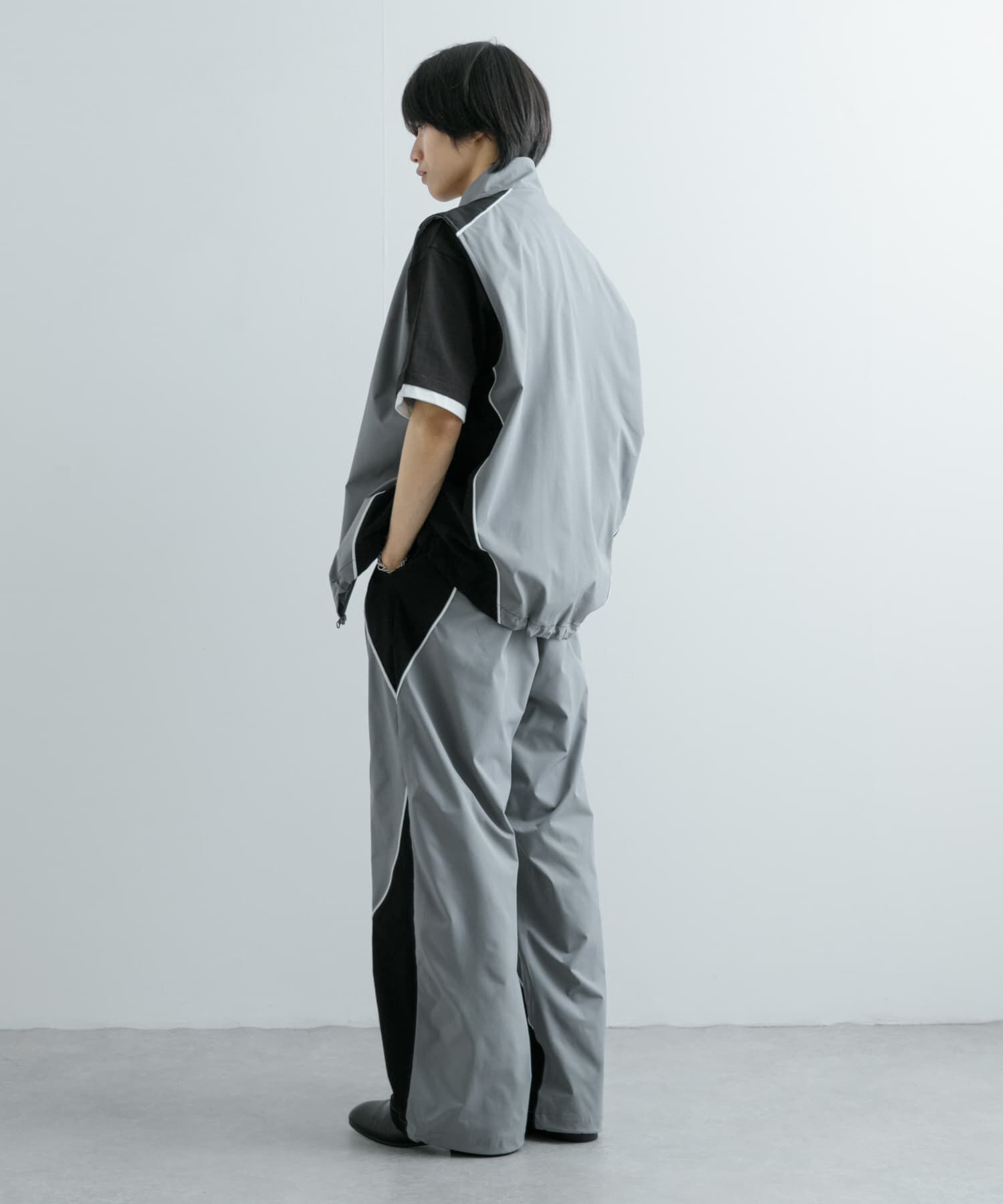 SENSE OF PLACE by URBAN RESEARCH「『セットアップ対応』 ブロックドトラックベスト」|ノーカラーコート|