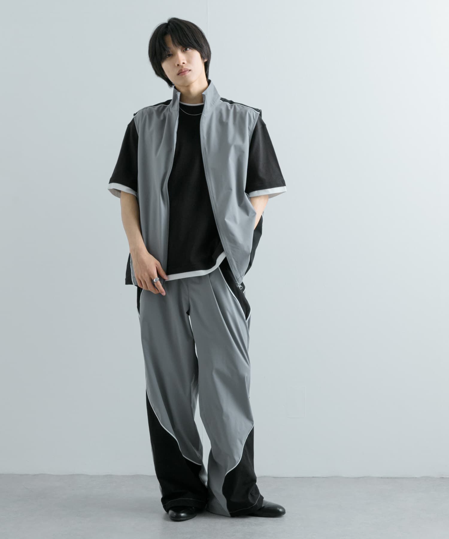 SENSE OF PLACE by URBAN RESEARCH「『セットアップ対応』 ブロックドトラックベスト」|ノーカラーコート|