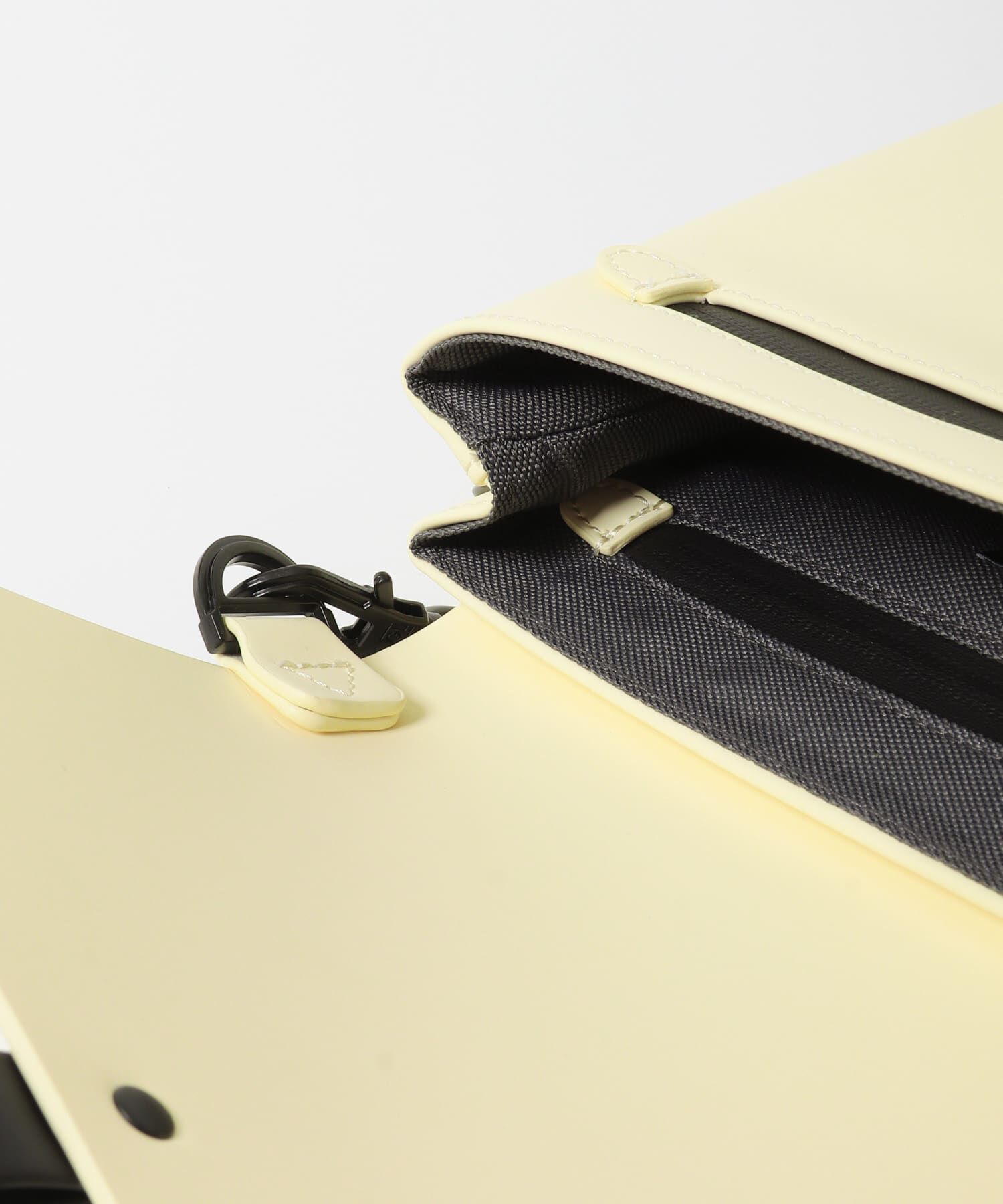 SENSE OF PLACE by URBAN RESEARCH「GASTON LUGA　SPLASH CROSSBODY BAG」|ショルダー・メッセンジャー|