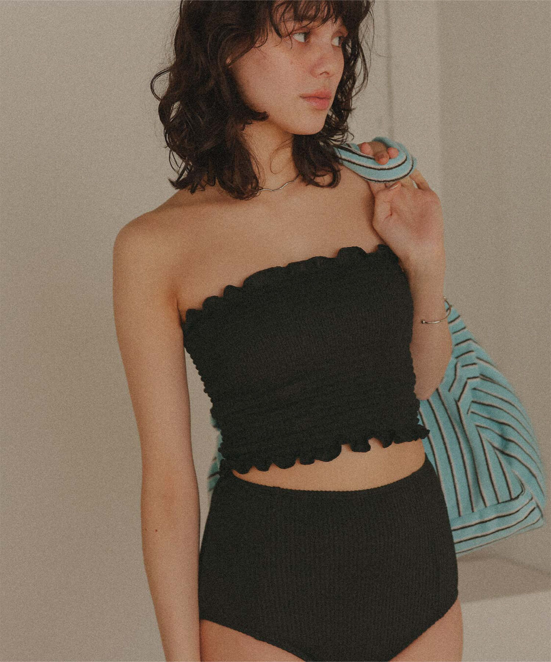 titivate「シャーリングフリルビキニ/水着」|ビキニ|ブラック