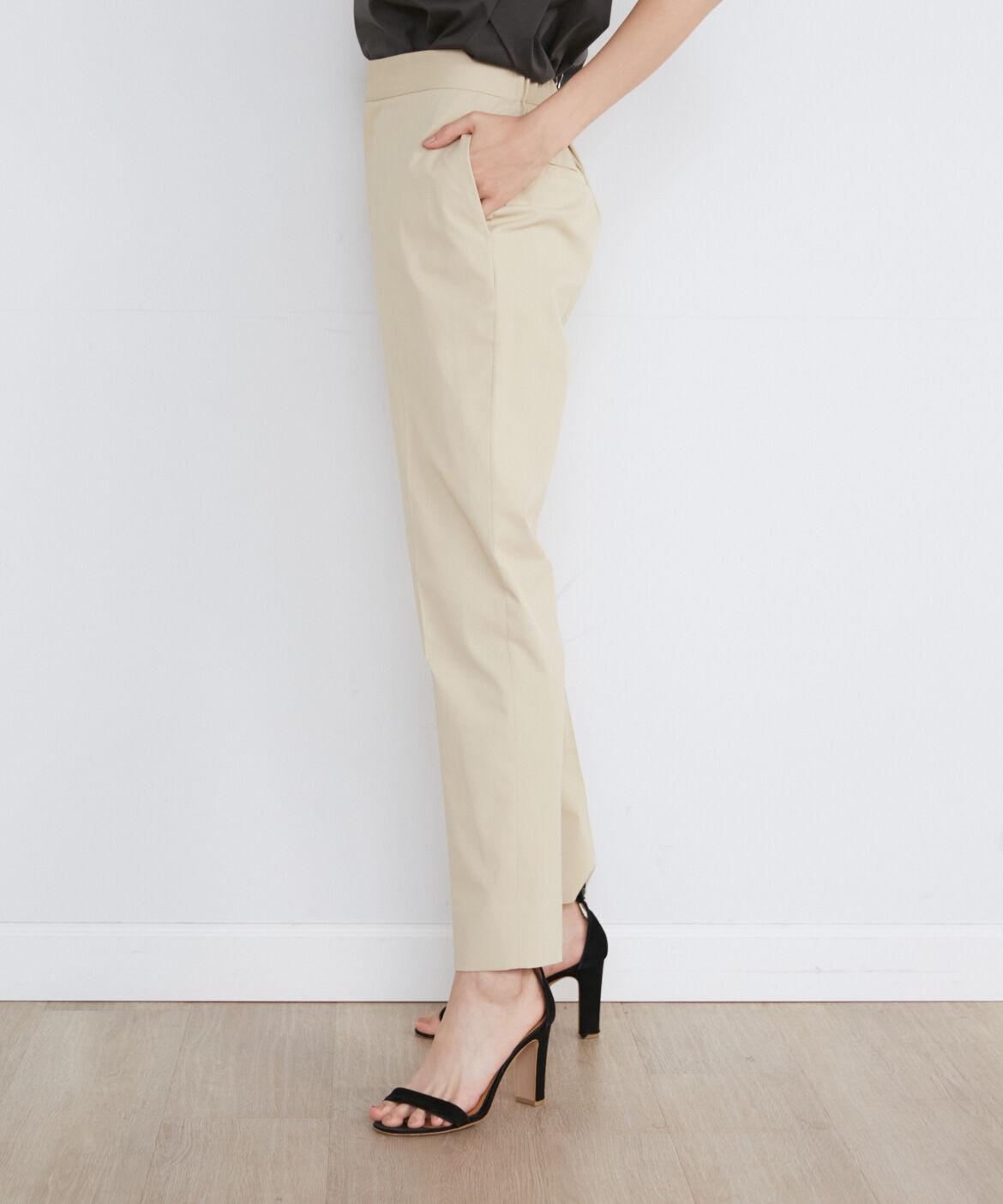 INED「Louiseリネンブレンドテーパードパンツ」|スラックス|