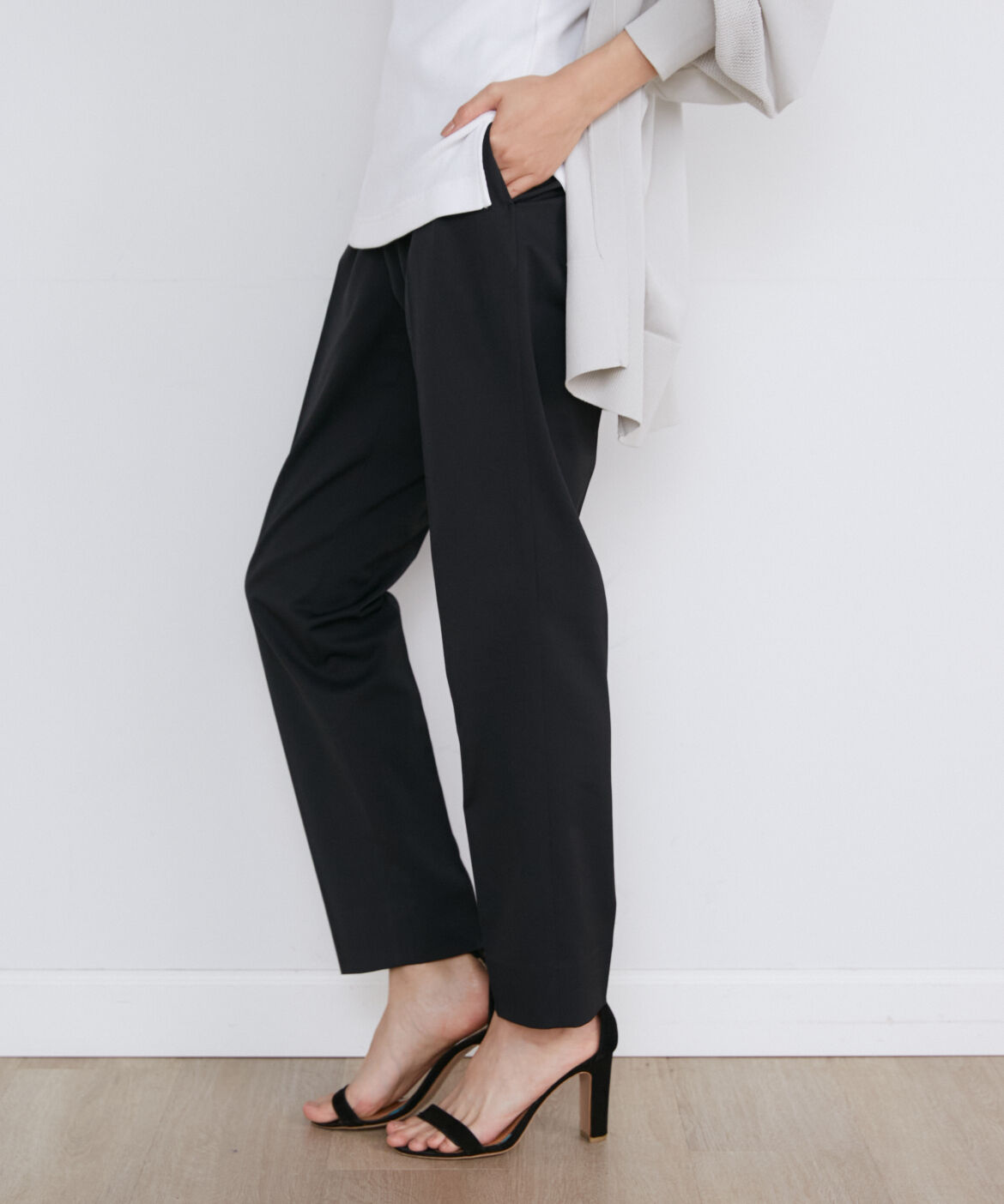 INED「Louiseリネンブレンドテーパードパンツ」|スラックス|