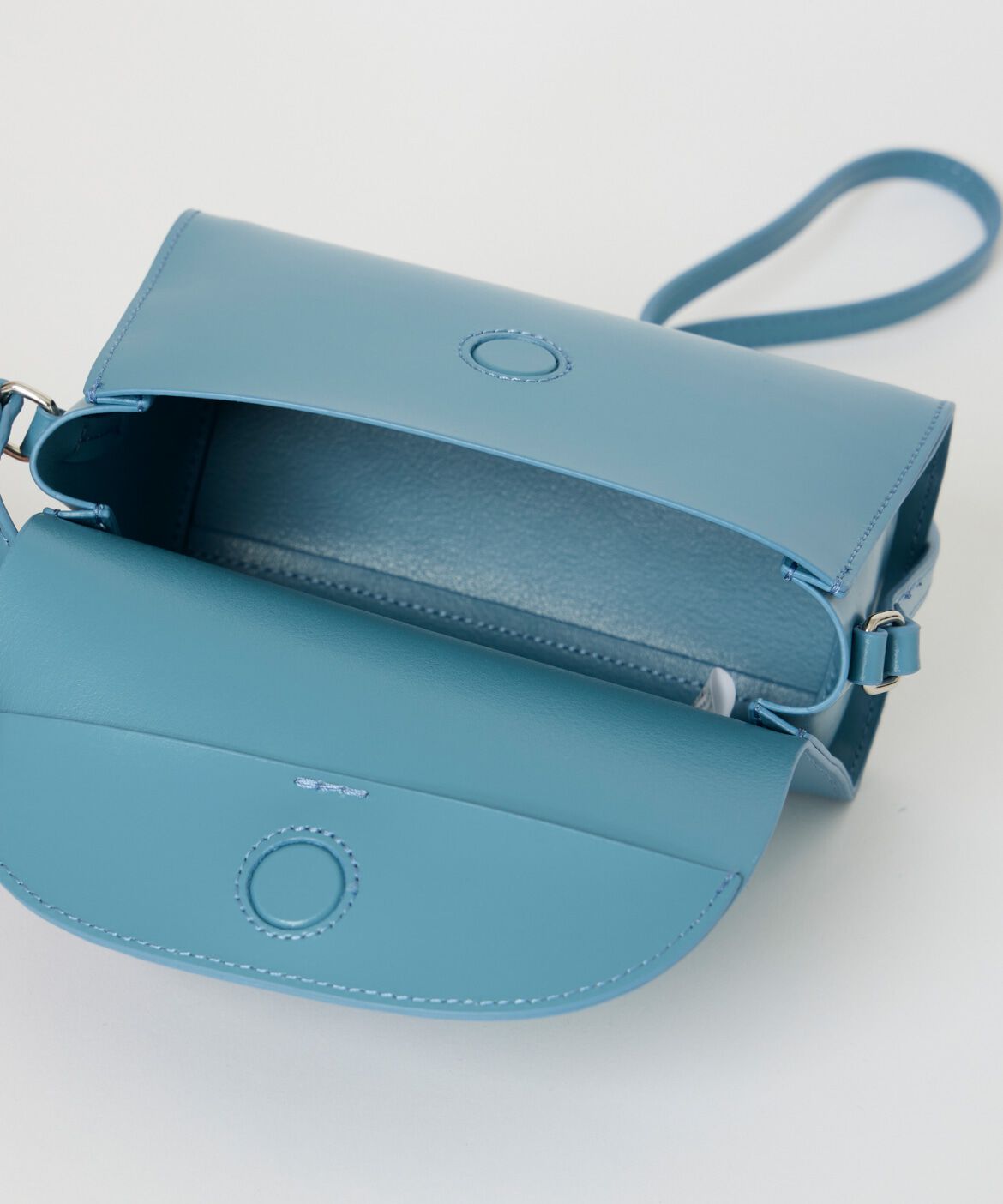 INED「《SUPERIOR CLOSET》ダブルフェイスレザーミニクロスボディバッグ《YAHKI》」|ショルダー・メッセンジャー|