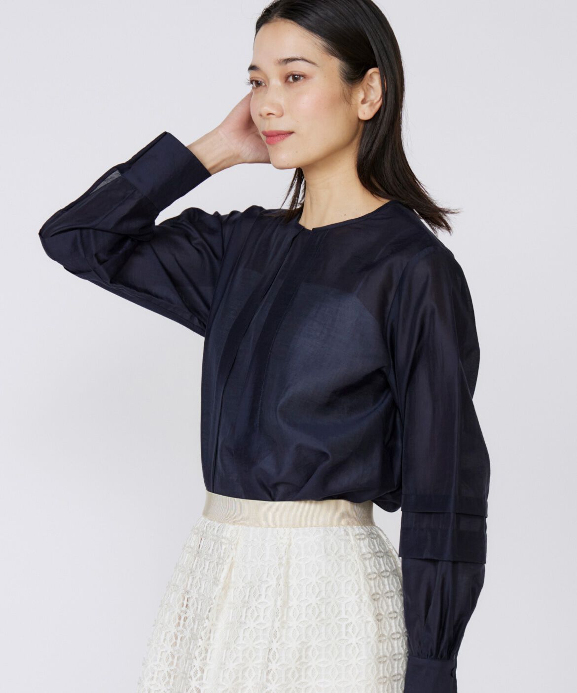 INED「シャイニーローンタックブラウス」|シャツ・ブラウス|