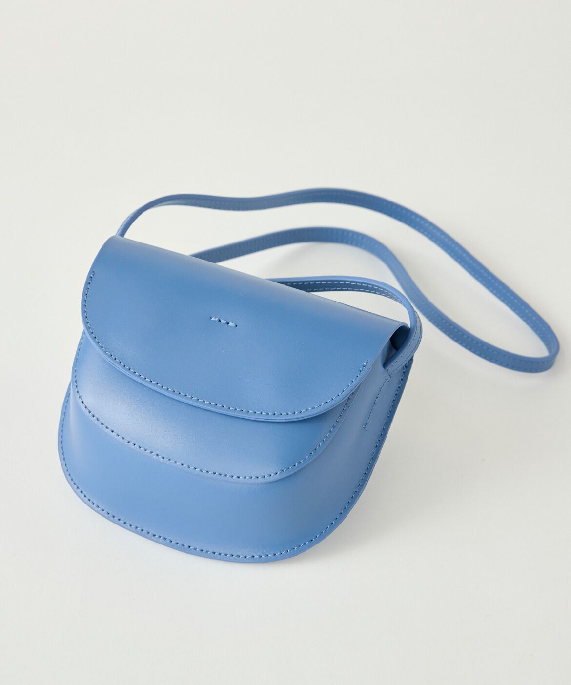 INED「《SUPERIOR CLOSET》ダブルフェイスレザー クロスボディーバッグ《YAHKI》」|ショルダー・メッセンジャー|