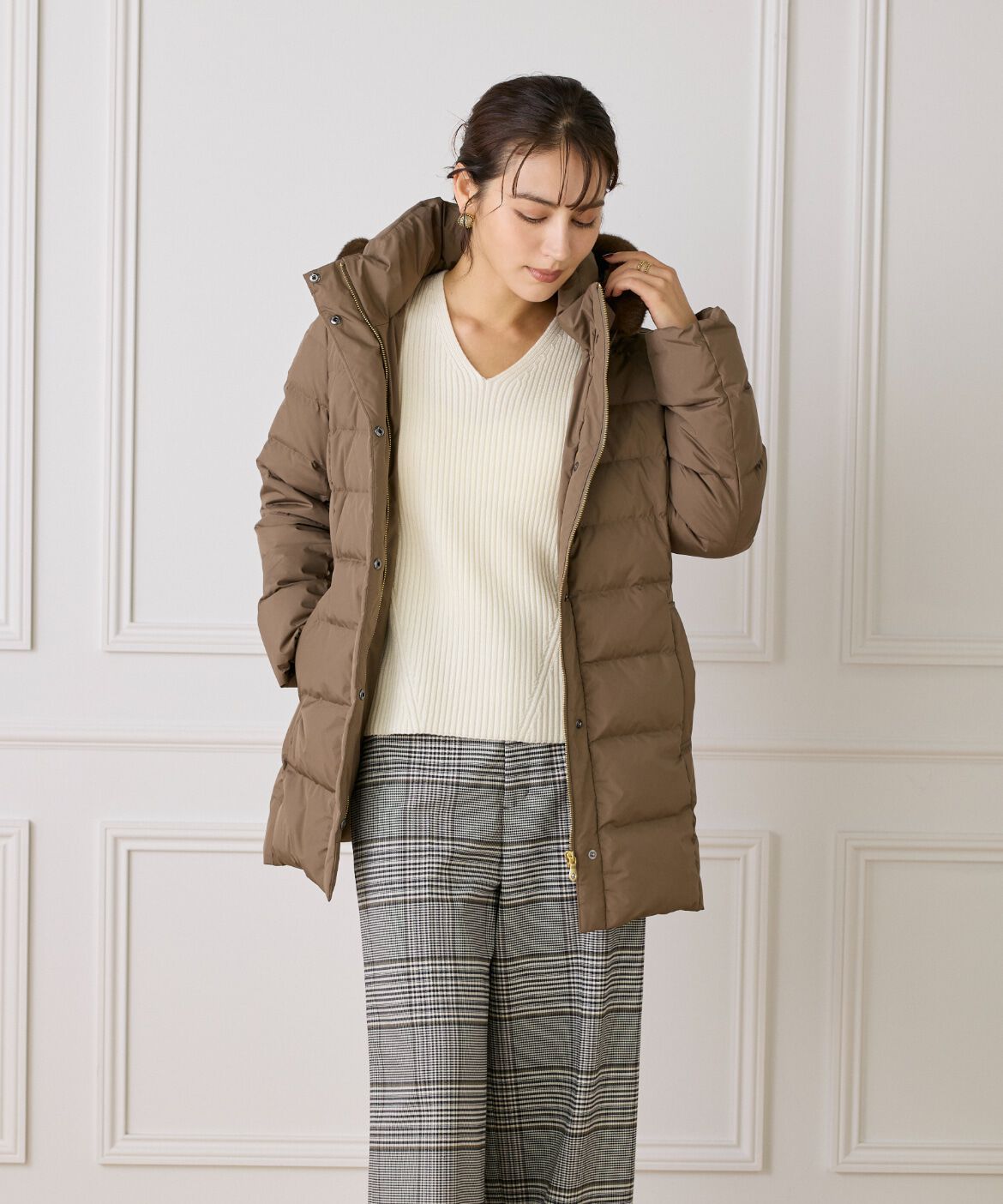 INED「《大きいサイズ》ミドル丈 フェイクファーフードミドルダウンコート」|ダウン|