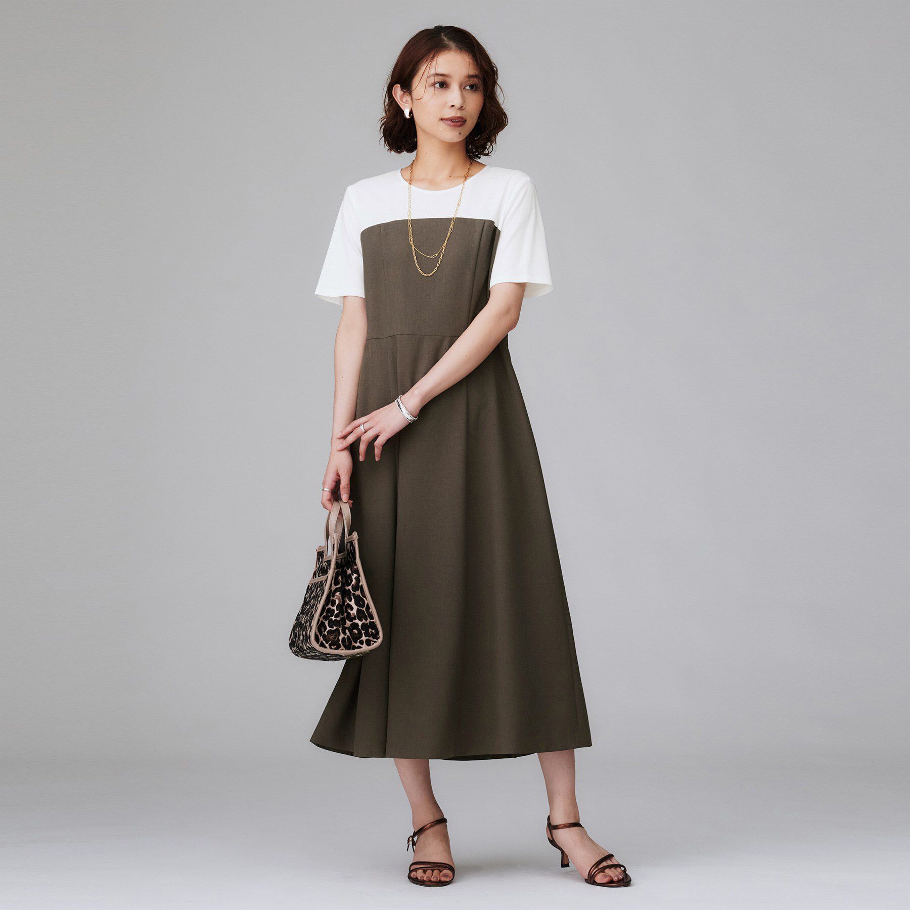 UNTITLED「【きれいめカジュアル/セミフレア】異素材ドッキングワンピース」|ワンピース|