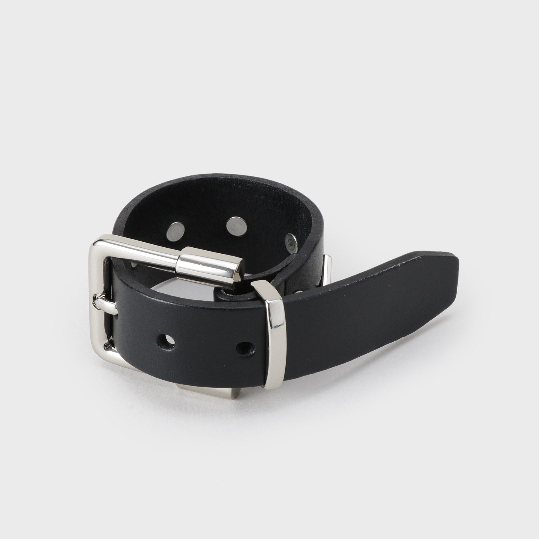 tk.TAKEO KIKUCHI「スタッズベルトバングル」|ブレスレット・バングル|