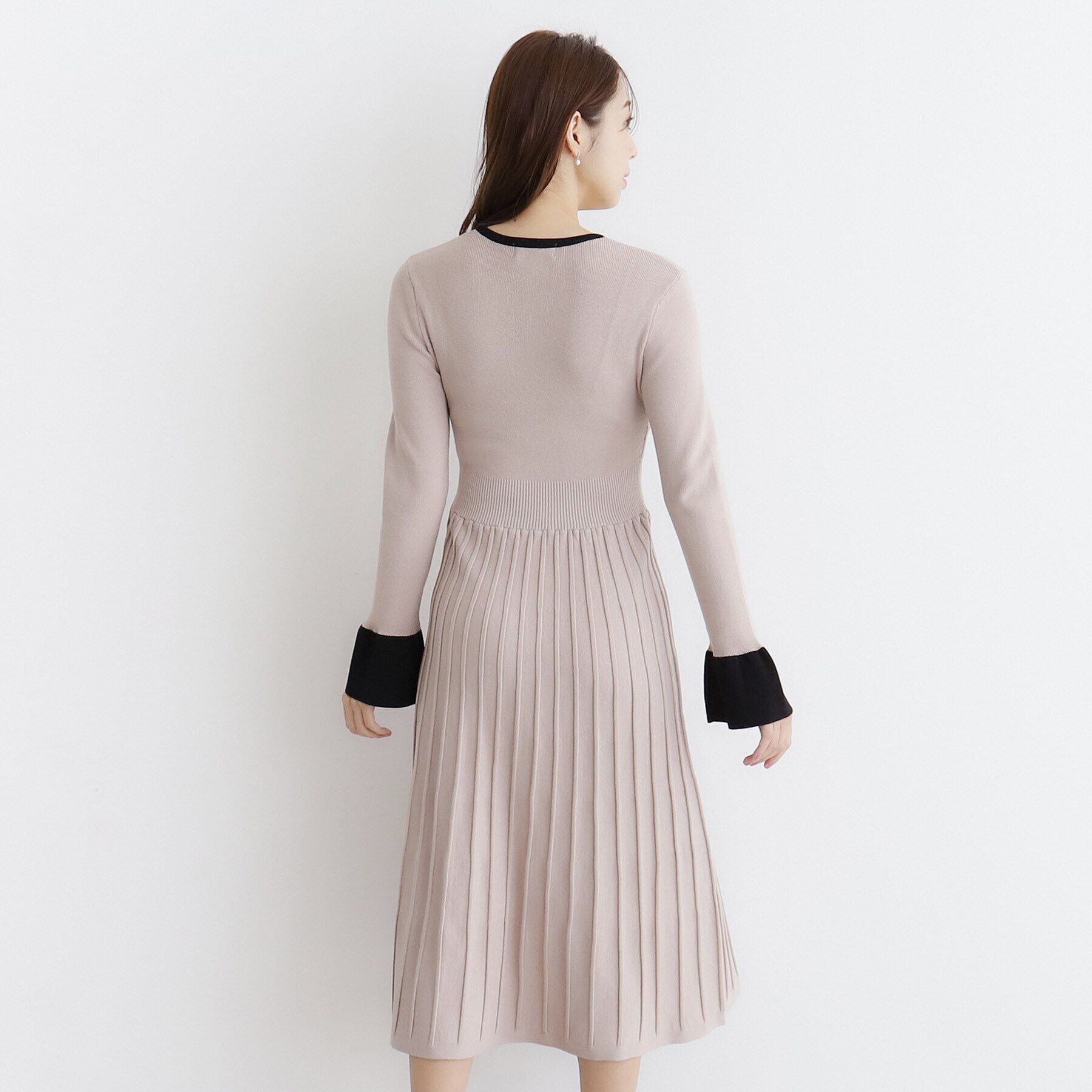 index「《美人百花掲載》パール調デザインバイカラーニットワンピース【洗濯機洗い可】」|ワンピース|