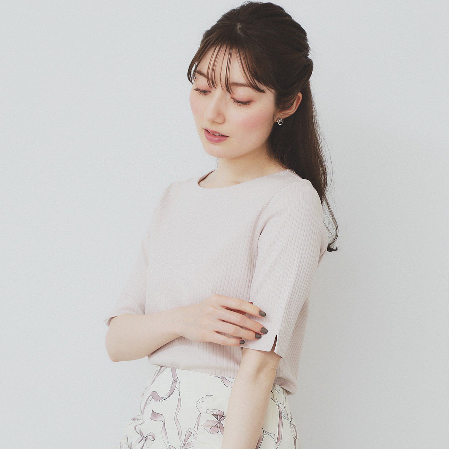 index「《7色展開/XS-LLサイズ》ボートネックリブトップス【UV/洗濯機洗い可】」|Tシャツ・カットソー|グレージュ(050)