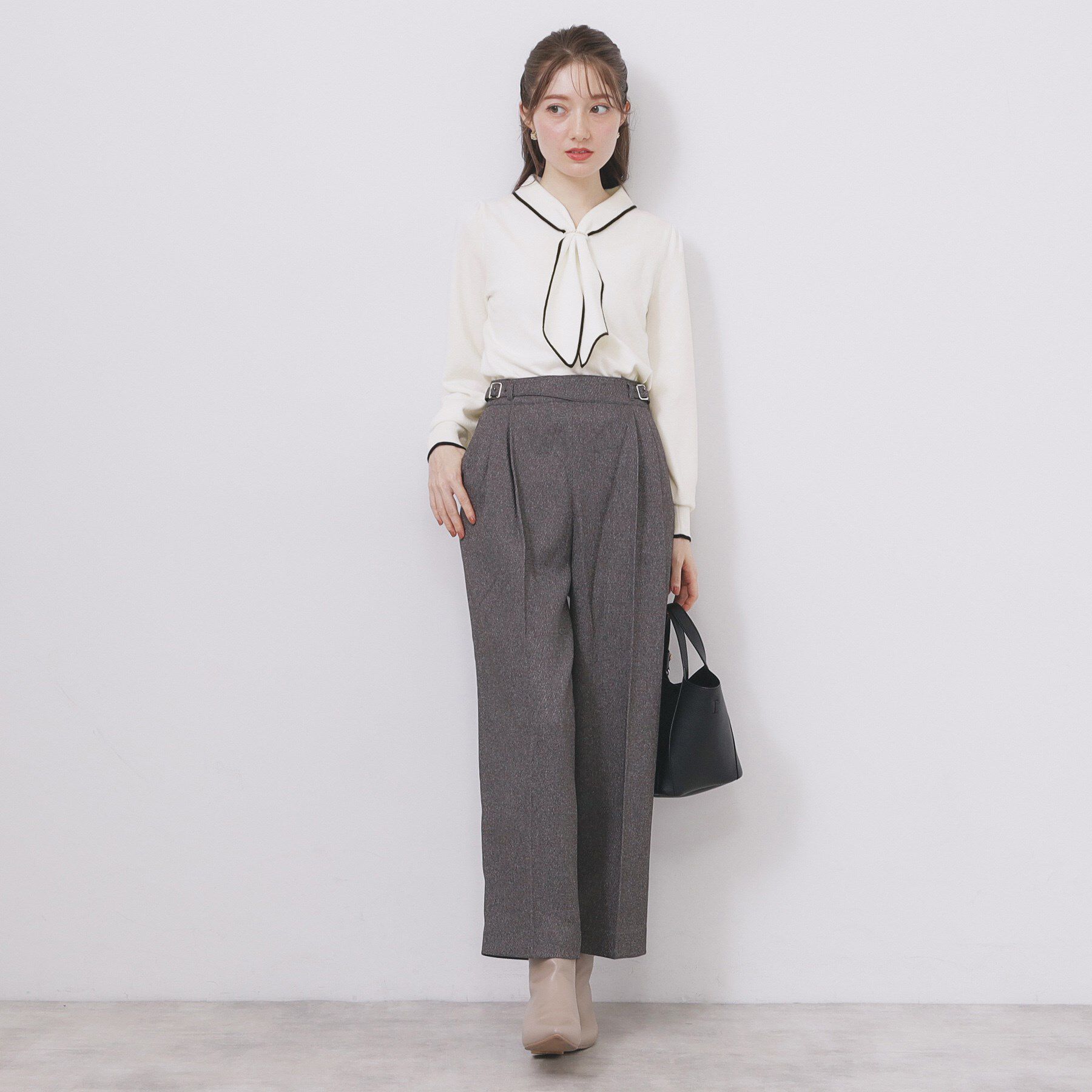 index「ゴールドパーツ付きボウタイニット【洗濯機OK】《10col/XS～LL》」|ニット・セーター|