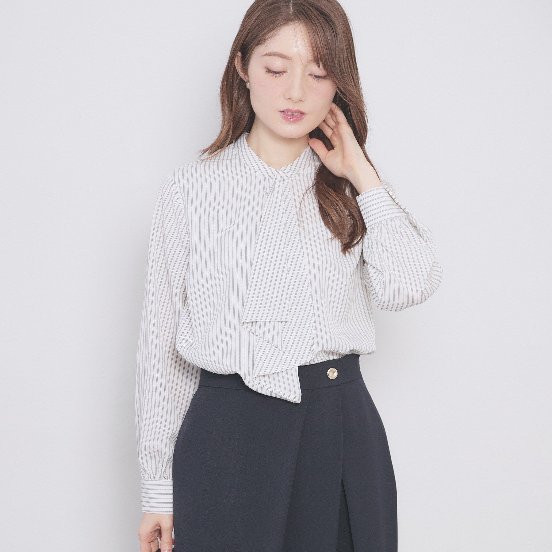 index「アシンメトリーボウタイブラウス【洗濯機OK/イージーアイロン/防シワ】《XS～LL》」|シャツ・ブラウス|