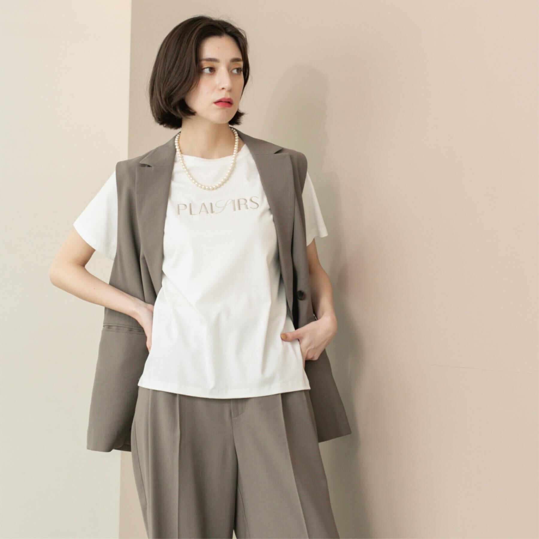 OPAQUE.CLIP「刺繍＆スパンコールロゴTシャツ【洗濯機洗い可】」|Tシャツ・カットソー|