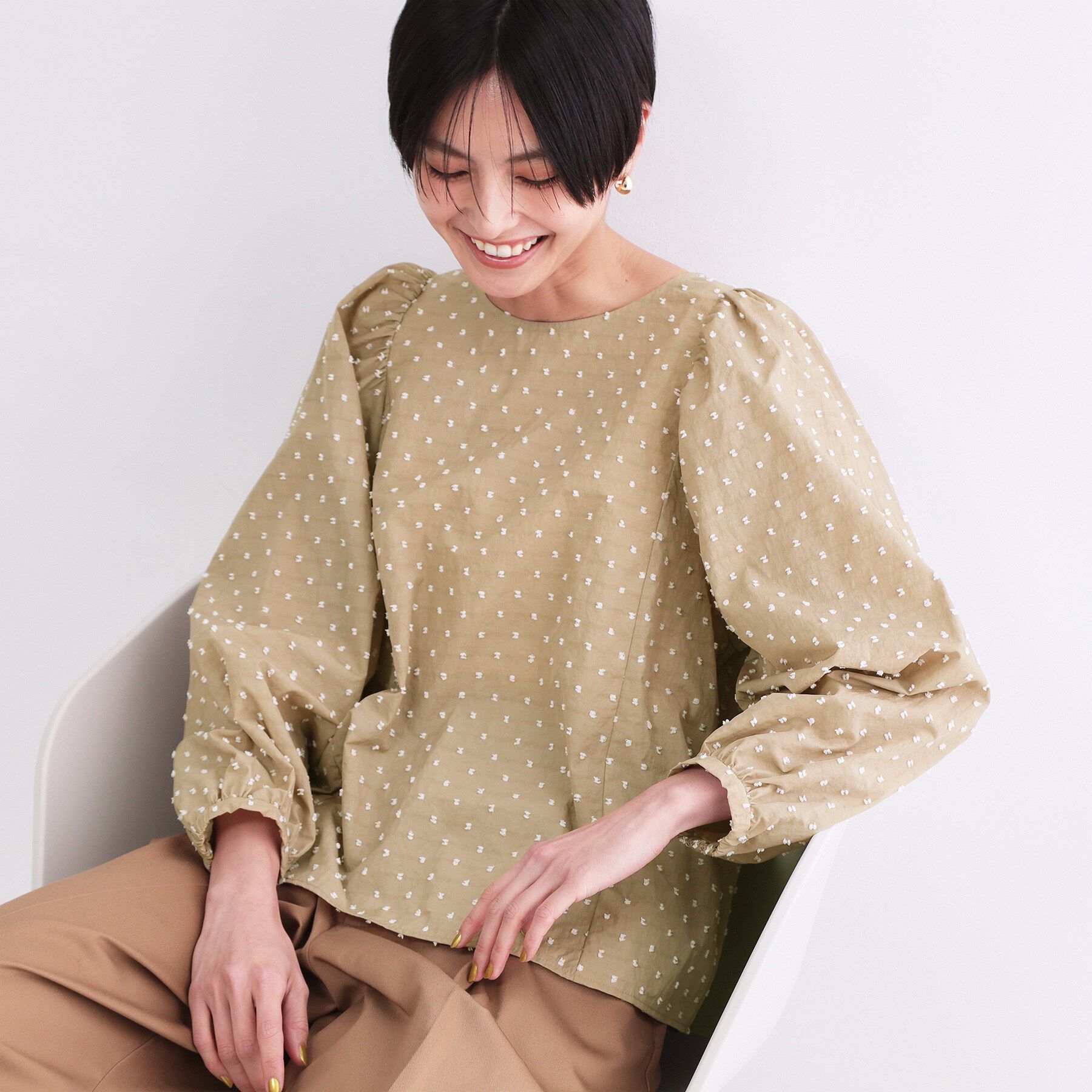 OPAQUE.CLIP「ドビードットパフスリーブブラウス【洗濯機OK】」|シャツ・ブラウス|ベージュ(152)