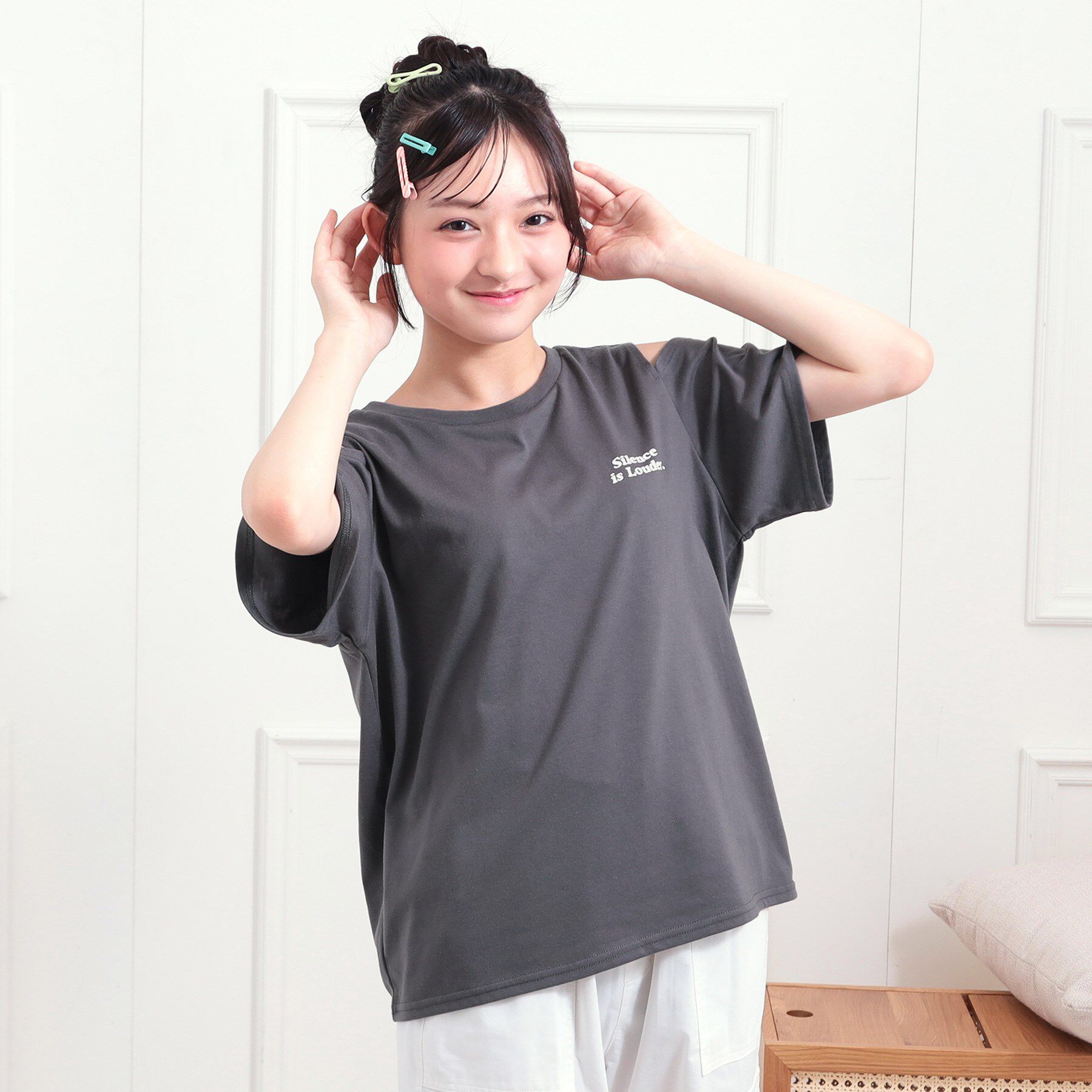 PINK-latte「肩あきバックプリントビッグTシャツ」|Tシャツ・カットソー|チャコールグレー(0