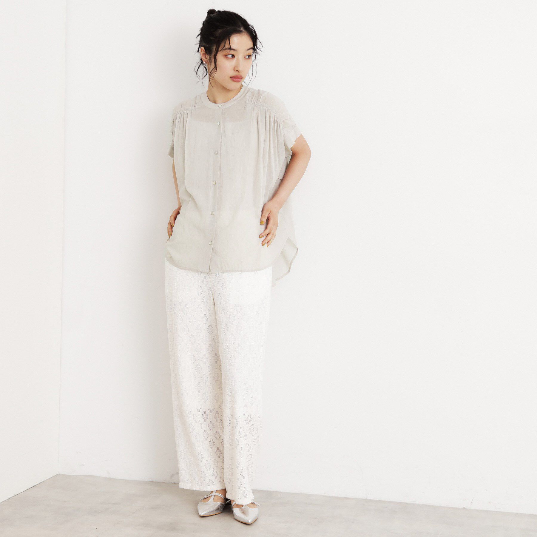 THE SHOP TK「麻調シアーフリルギャザーブラウス【洗える】」|シャツ・ブラウス|