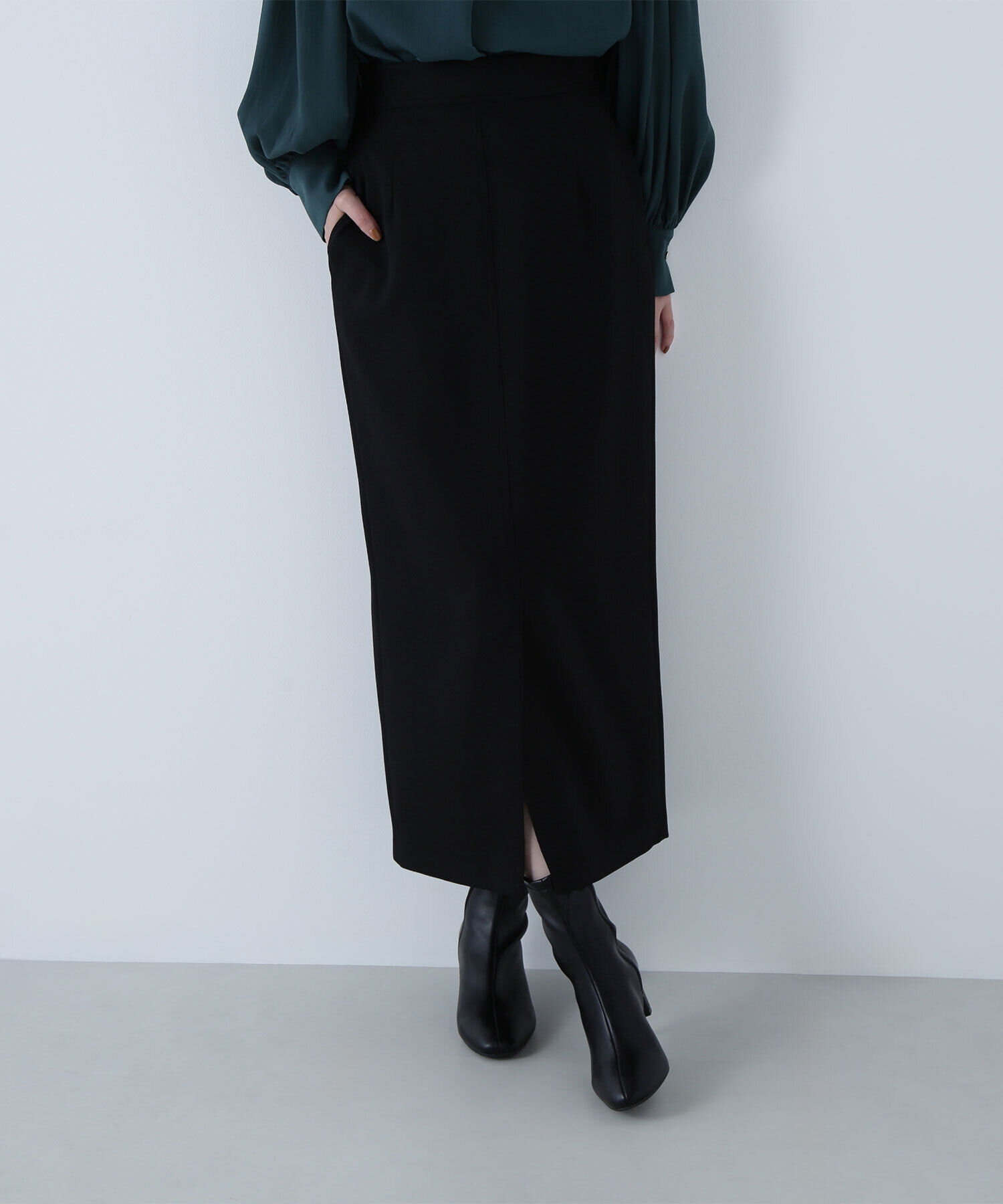  「ウーリッシュカルゼシリーズ ナロースカート」|スカート|