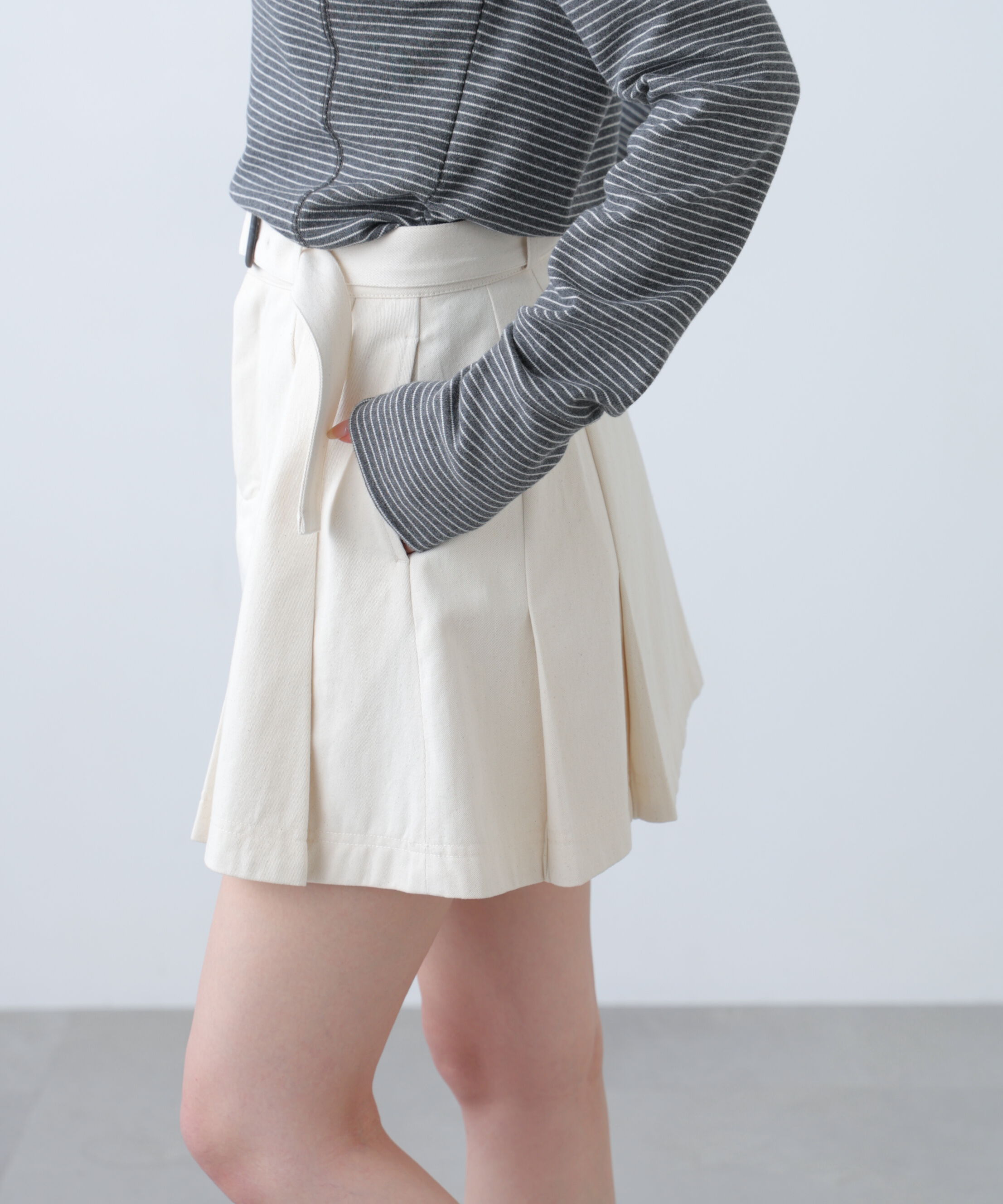  「〈セットアップ対応〉ベルト付きプリーツミニスカート」|スカート|