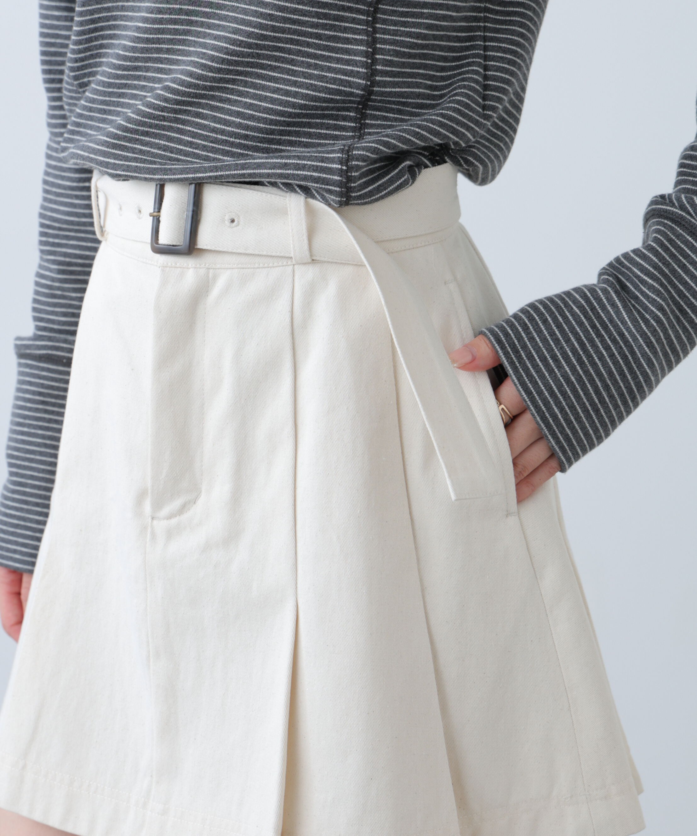  「〈セットアップ対応〉ベルト付きプリーツミニスカート」|スカート|