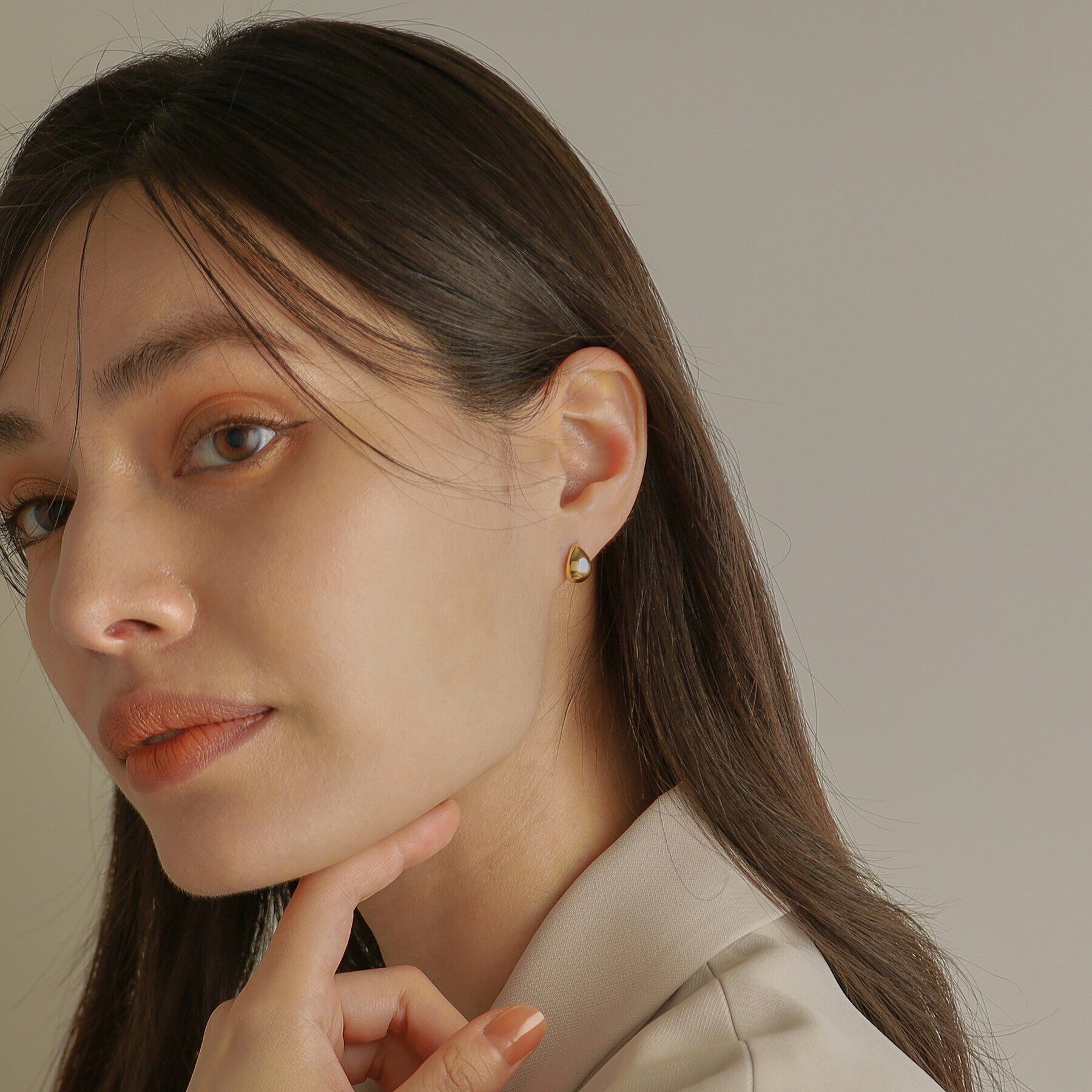 COCOSHNIK「K18ペアシェイプフープ ワンタッチピアス」|ピアス|