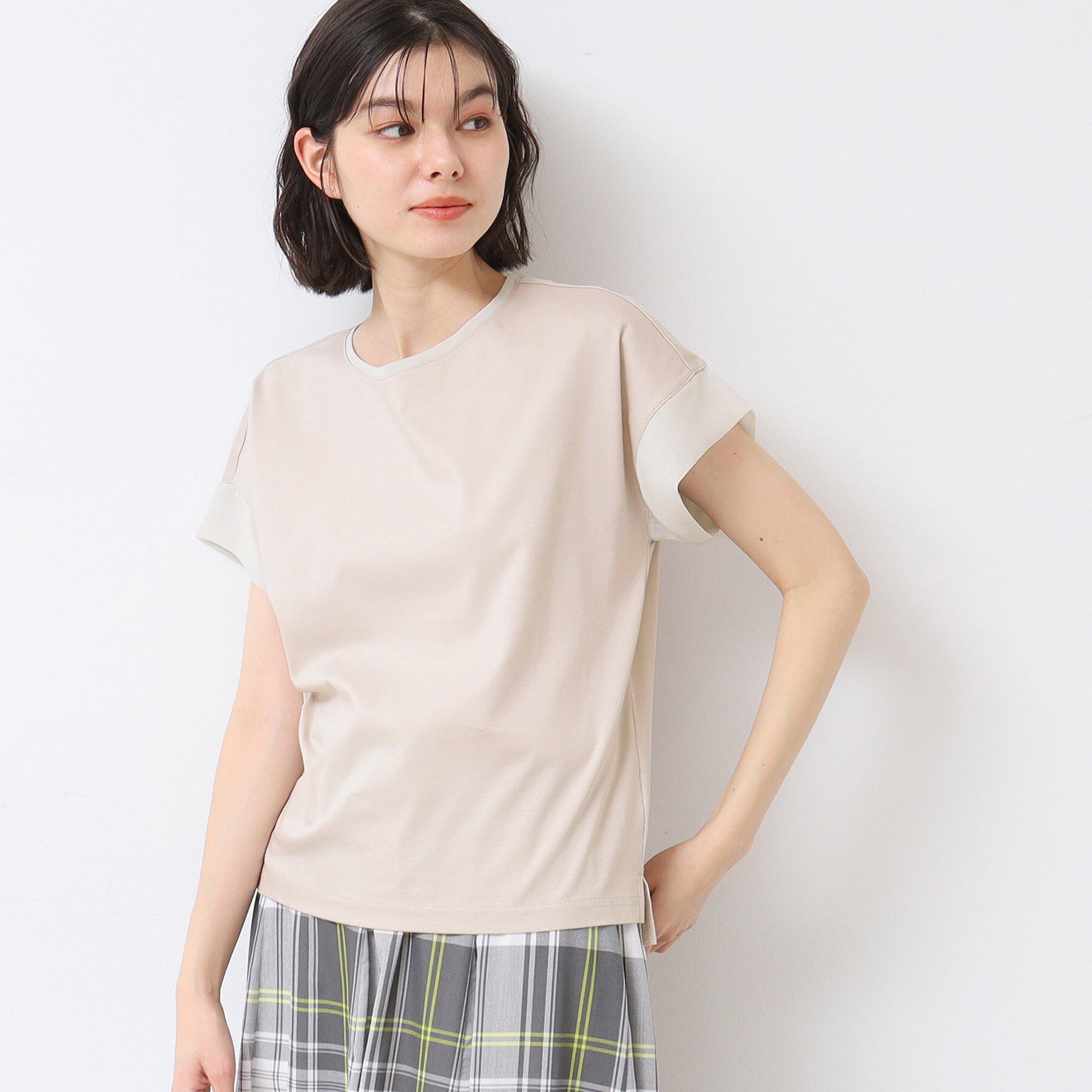 Dessin「【シリーズ累計8万枚！選べる5サイズ/6色展開/洗える】美光沢カットソー【オンにもオフにもちょうどい」|Tシャツ・カットソー|