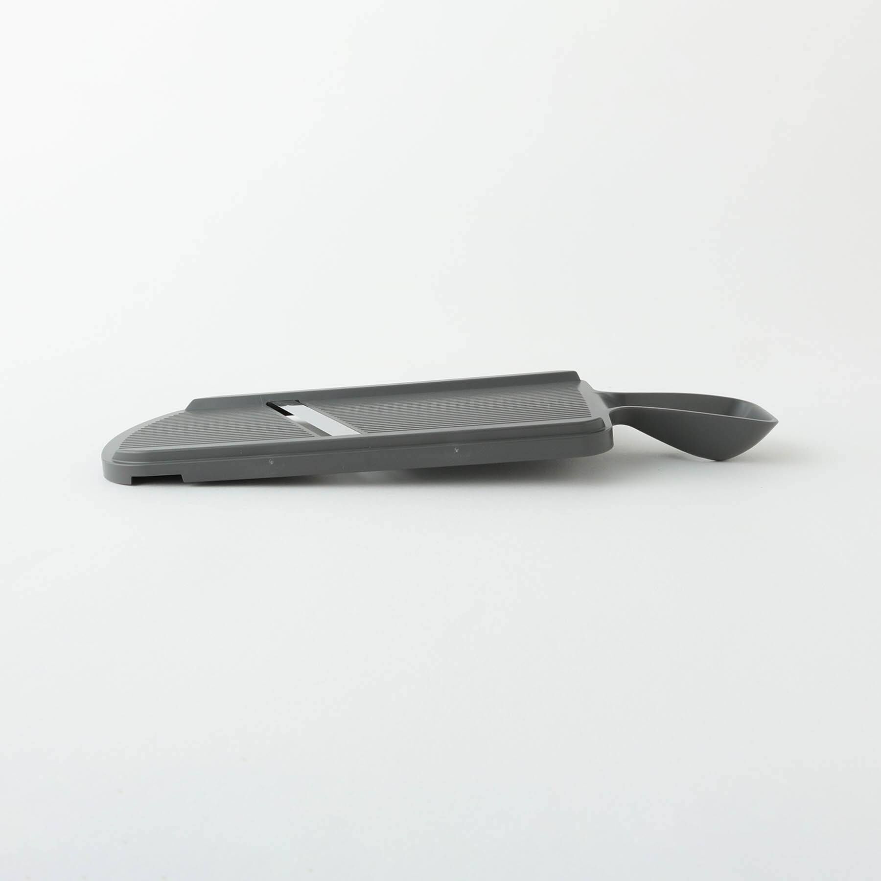 212 KITCHEN STORE「コンパクト両刃スライサー 指ガード付き ＜KK カイキッチン＞」|食器・キッチングッズ|