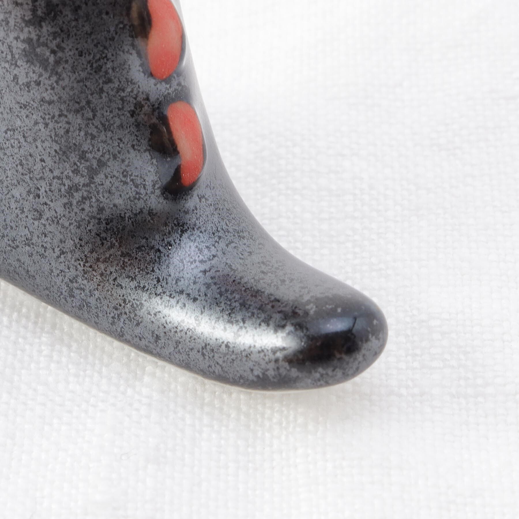 212 KITCHEN STORE「江戸っ子恐竜 黒&times;赤 ティラノザウルス 箸置」|食器・キッチングッズ|