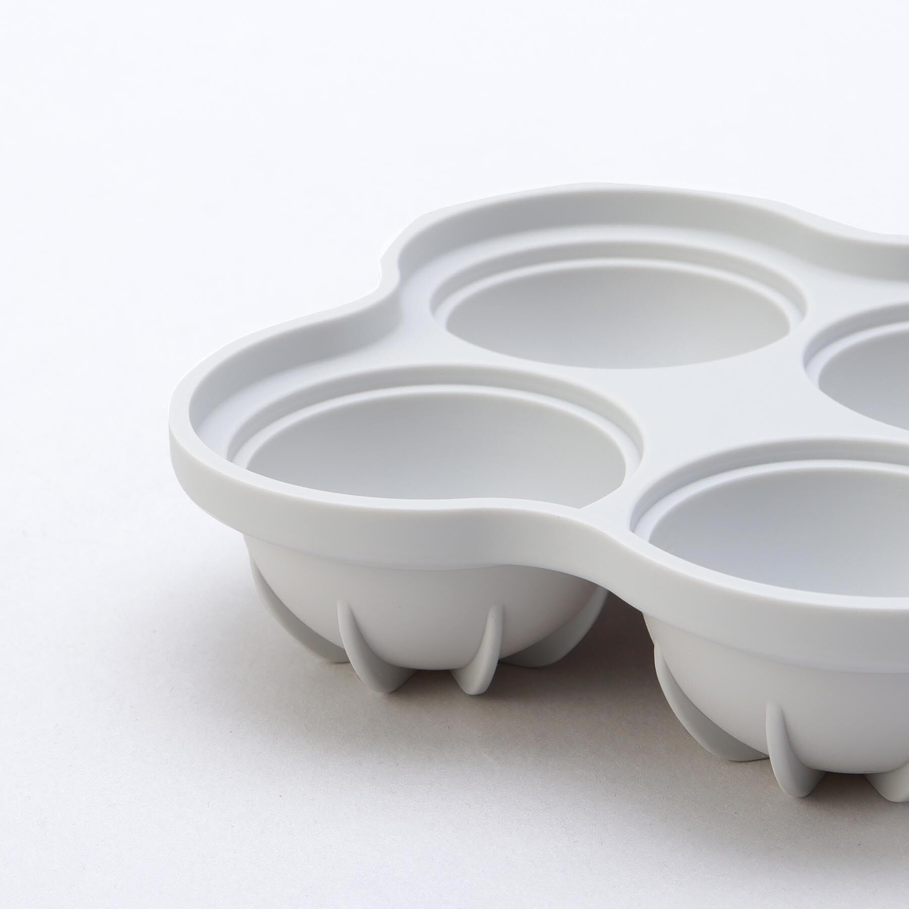 212 KITCHEN STORE「シリコーンアイストレー ボール ＜nikii  ニキ＞」|食器・キッチングッズ|