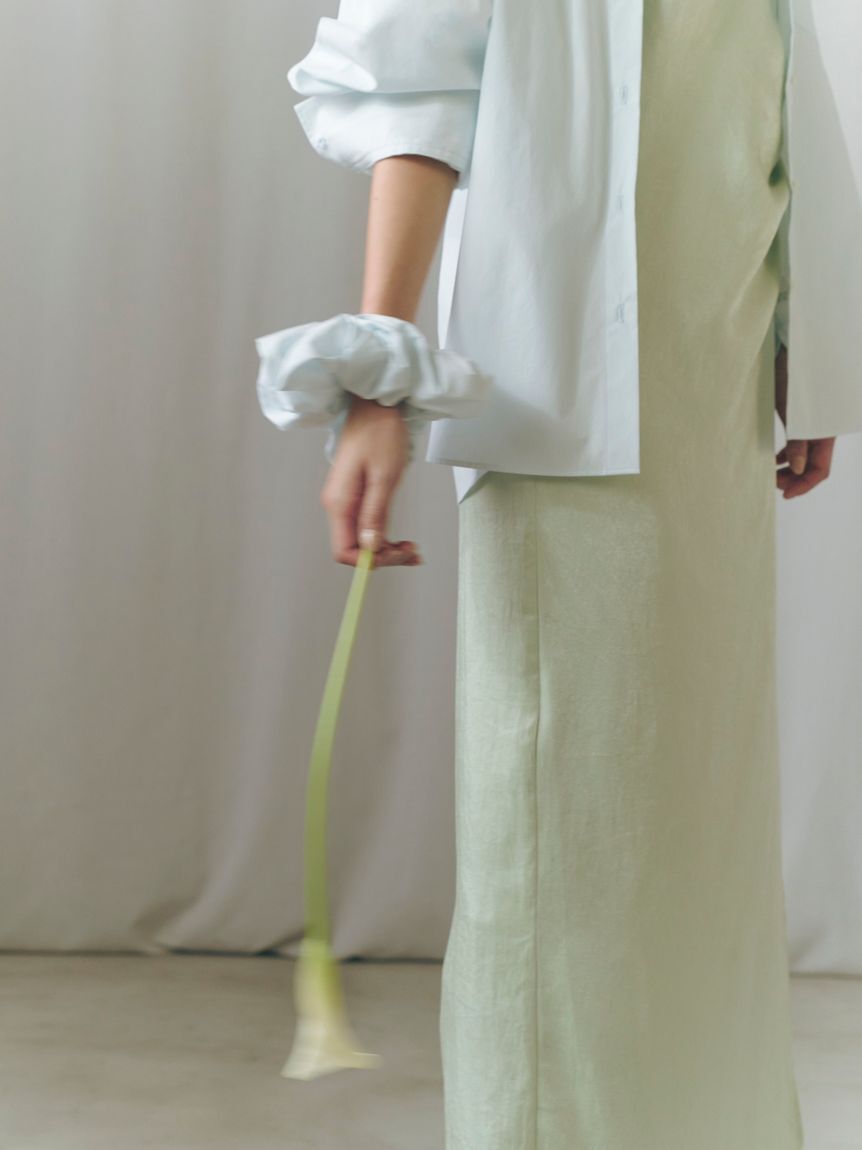 FRAY I.D「【限定カラー】ドレープサテンキャミソールワンピース」|ワンピース|