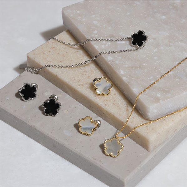 MARY QUANT「ミルフレーム ピアス」|ピアス|