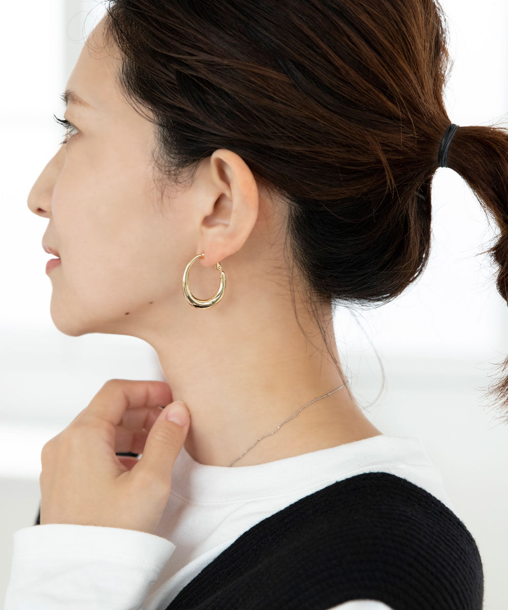 colleca la「オーバルフープイヤリング」|イヤリング|