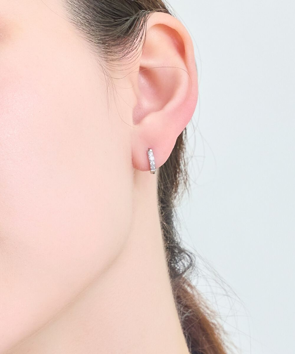 Phoebe「【金属アレルギー対応】ワンタッチビジューフープミニピアス　シルバー/サージカルステンレス」|ピアス|