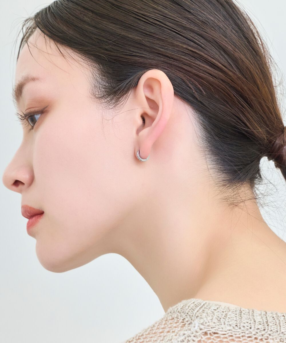 Phoebe「【金属アレルギー対応】ワンタッチビジューフープミニピアス　シルバー/サージカルステンレス」|ピアス|