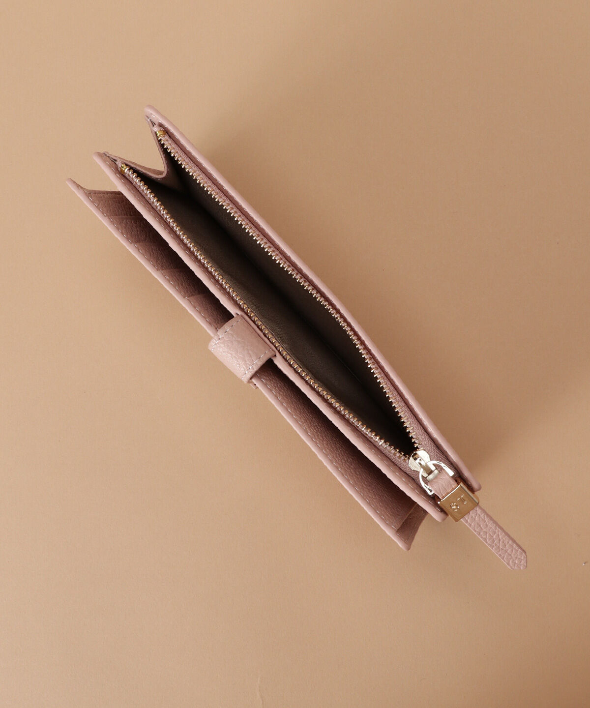 Samantha Thavasa「マットアイコン レザー ブック型長財布」|財布|