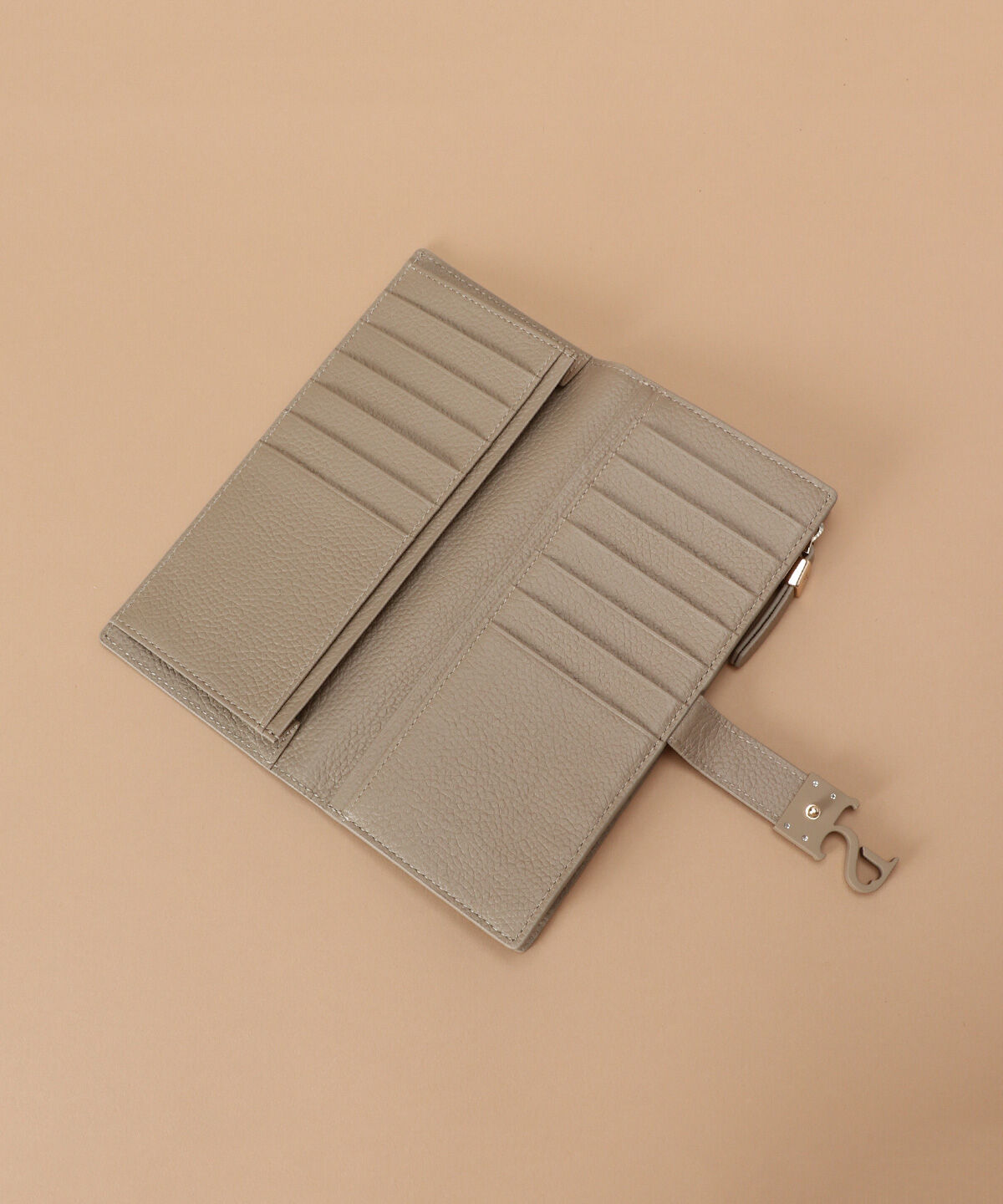 Samantha Thavasa「マットアイコン レザー ブック型長財布」|財布|