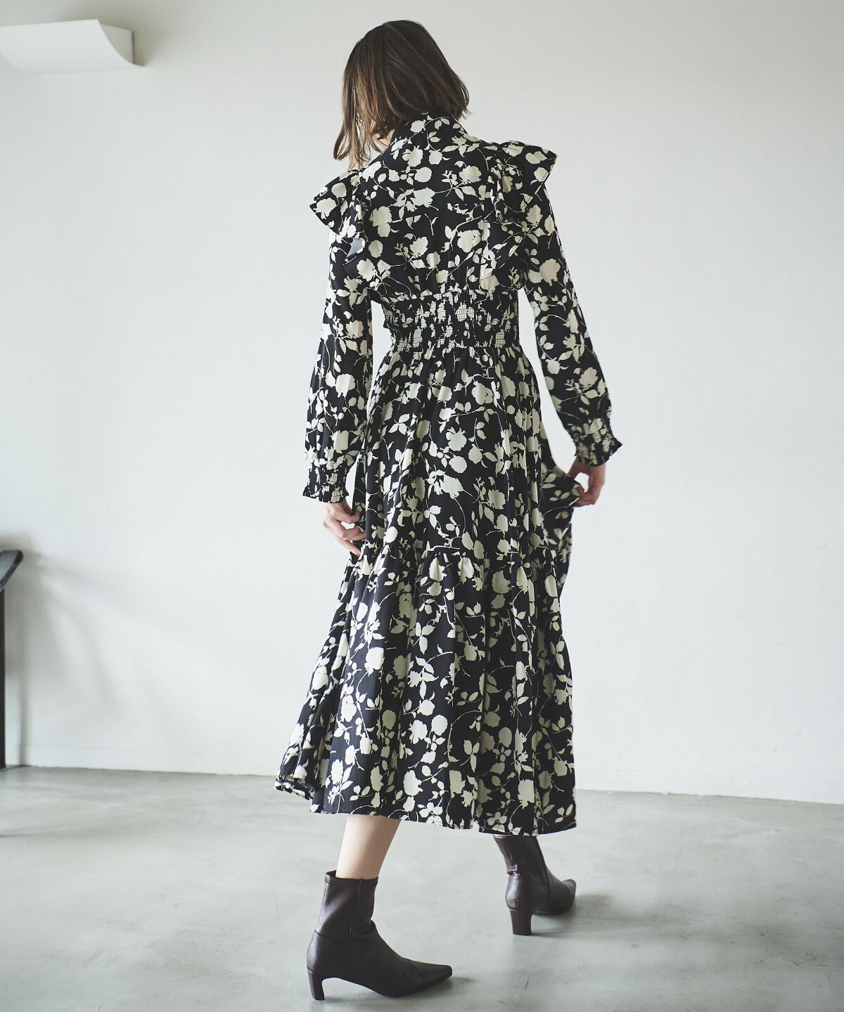 アンドクチュール「ワンカラーフラワーシャーリングワンピース」|ワンピース|