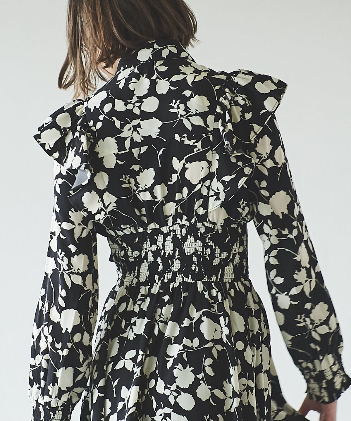 アンドクチュール「ワンカラーフラワーシャーリングワンピース」|ワンピース|