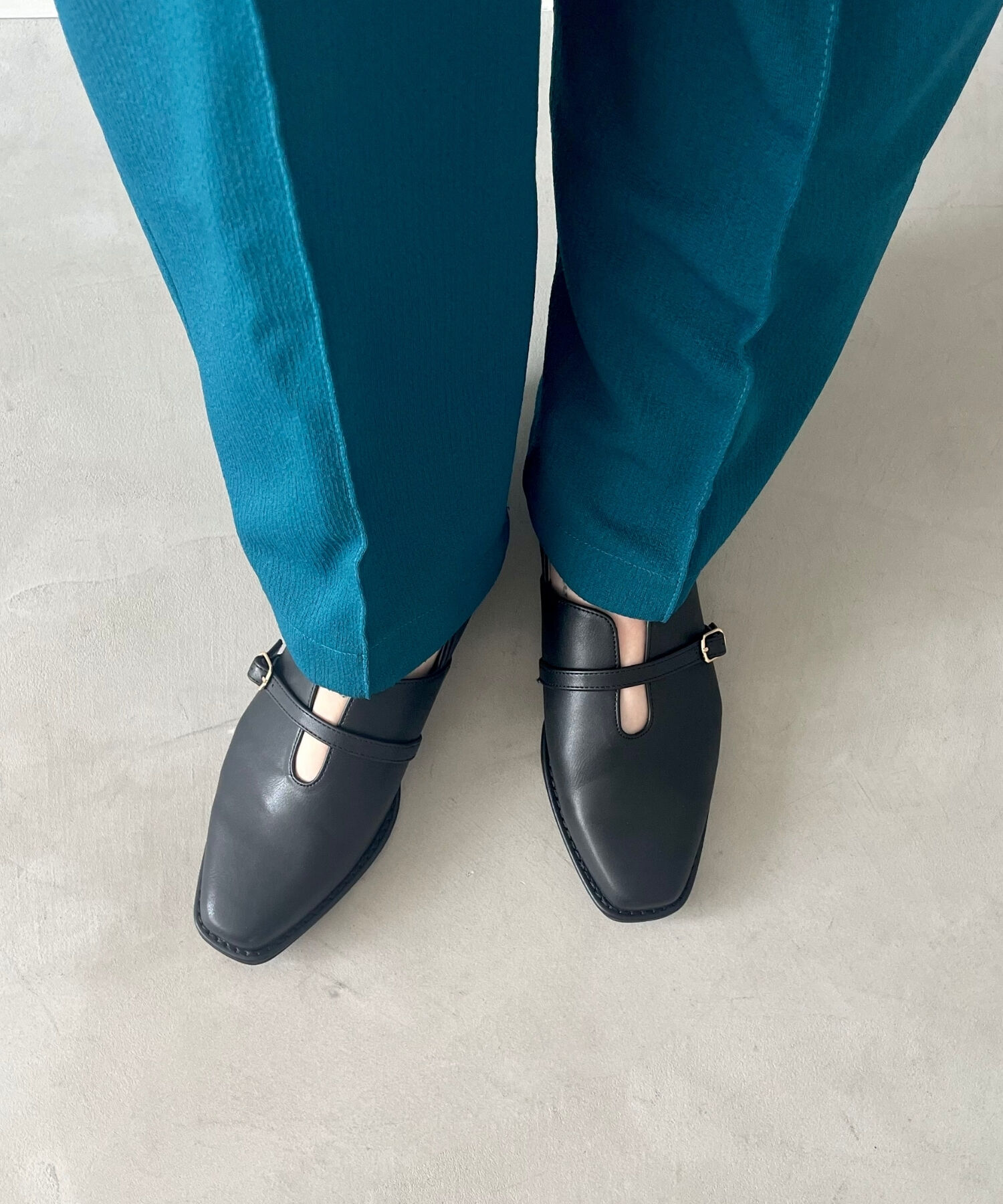 ORiental TRaffic「【WEB限定】ベルトデザインウエーブカットバブーシュ /55104 パンプス フラット 甲深 通勤靴」|パンプス|