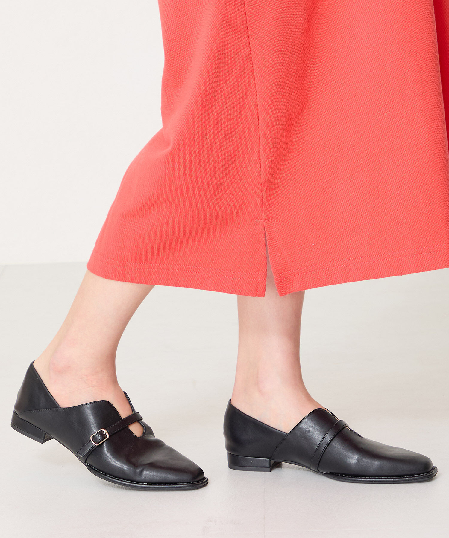 ORiental TRaffic「【WEB限定】ベルトデザインウエーブカットバブーシュ /55104 パンプス フラット 甲深 通勤靴」|パンプス|