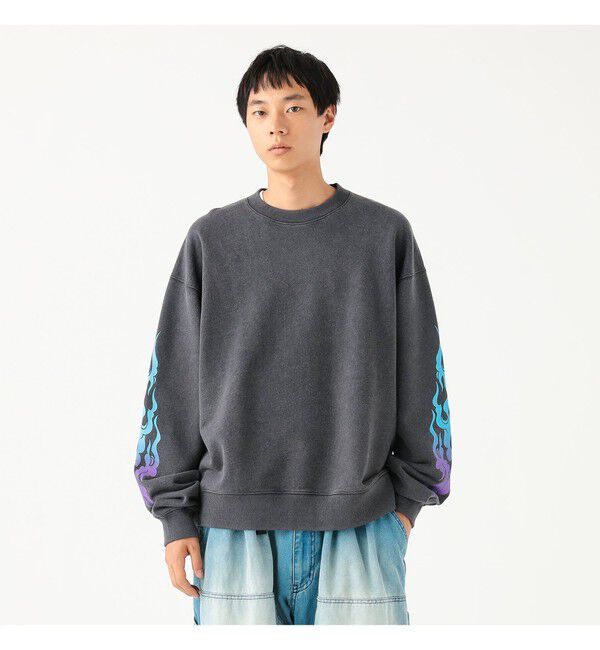 BEAMS「ワイドショートフィット ファイヤーアーム クルースウェット」|スウェット・ジャージ|