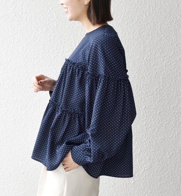 SHIPS any「SHIPS any:〈洗濯機可能〉ドット ノーカラー ティアード フレア ブラウス」|シャツ・ブラウス|